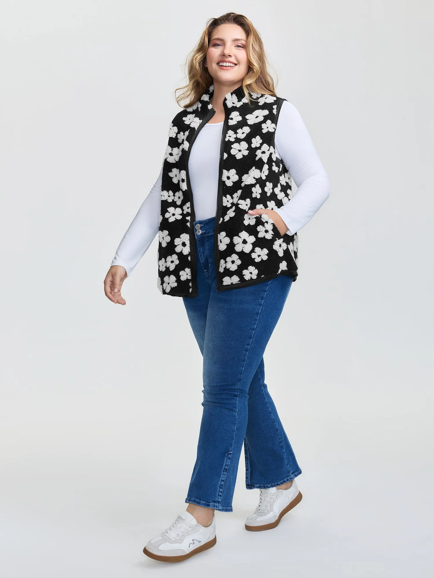 Floral Print Plush Reversible Vest sold by Bloomchic product image thumbnail 3