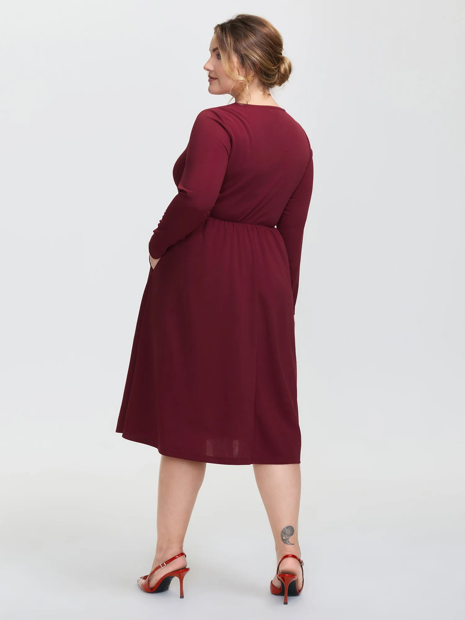 Bowknot Detail Pockets Knit Midi Dress sold by Bloomchic product image thumbnail 4