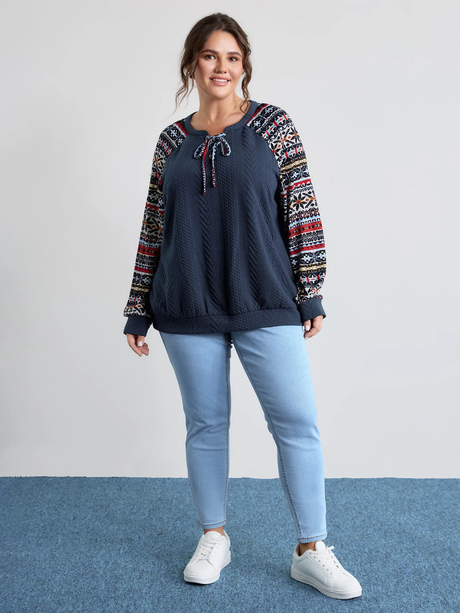 Color Contrast Stripes Raglan Sleeve Sweatshirt sold by Bloomchic product image thumbnail 3