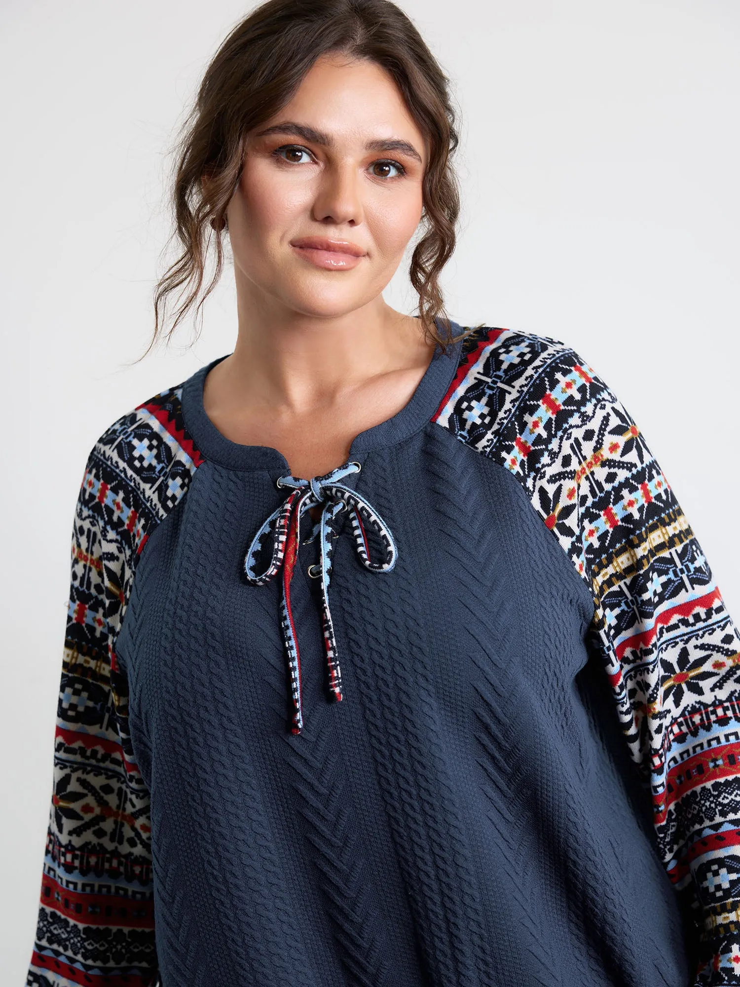 Color Contrast Stripes Raglan Sleeve Sweatshirt sold by Bloomchic product image thumbnail 2