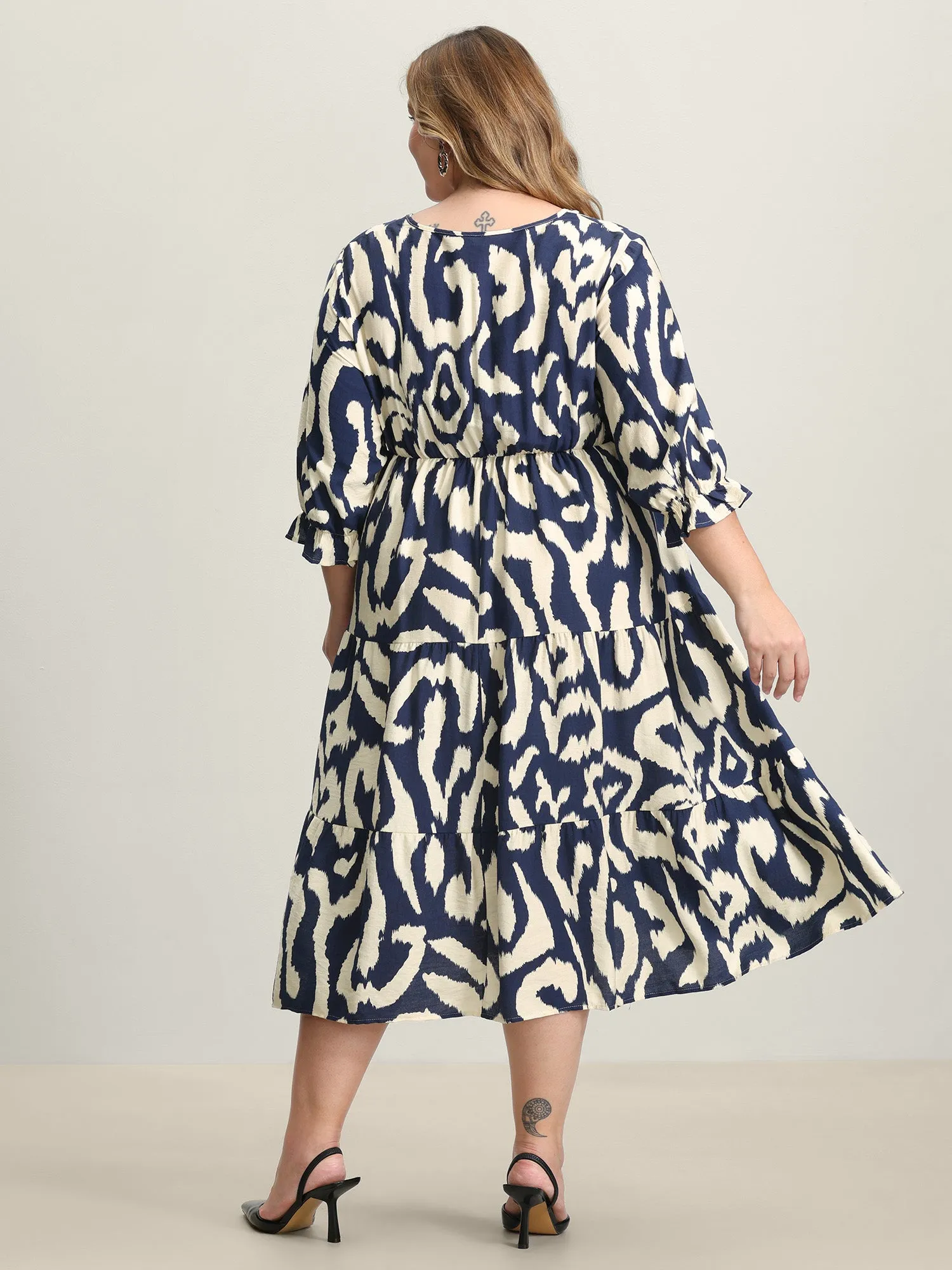 Abstract Print Cinched-Waist Midi Dress sold by Bloomchic product image thumbnail 4