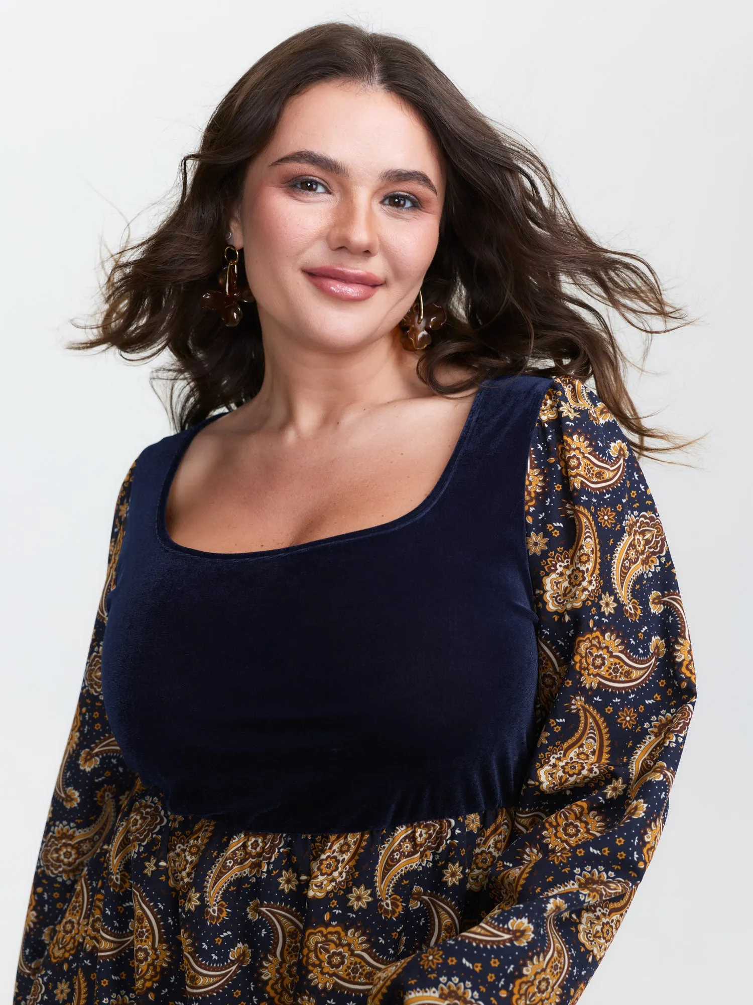 Velvet Paisley Print Spliced Midi Dress sold by Bloomchic product image thumbnail 2