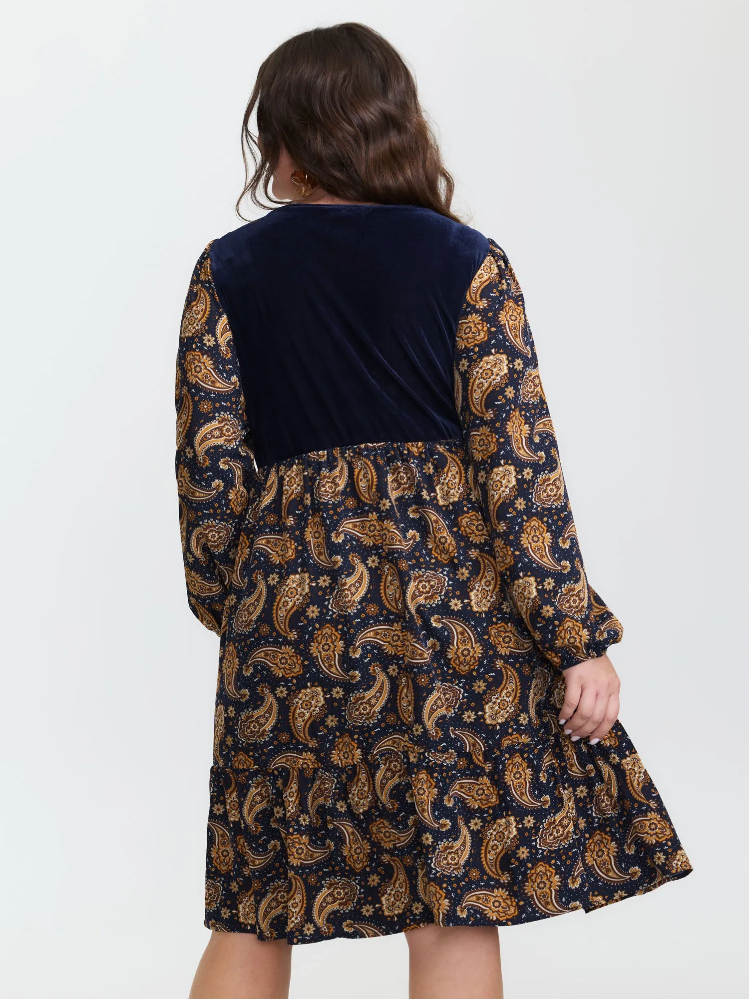 Velvet Paisley Print Spliced Midi Dress sold by Bloomchic product image thumbnail 4