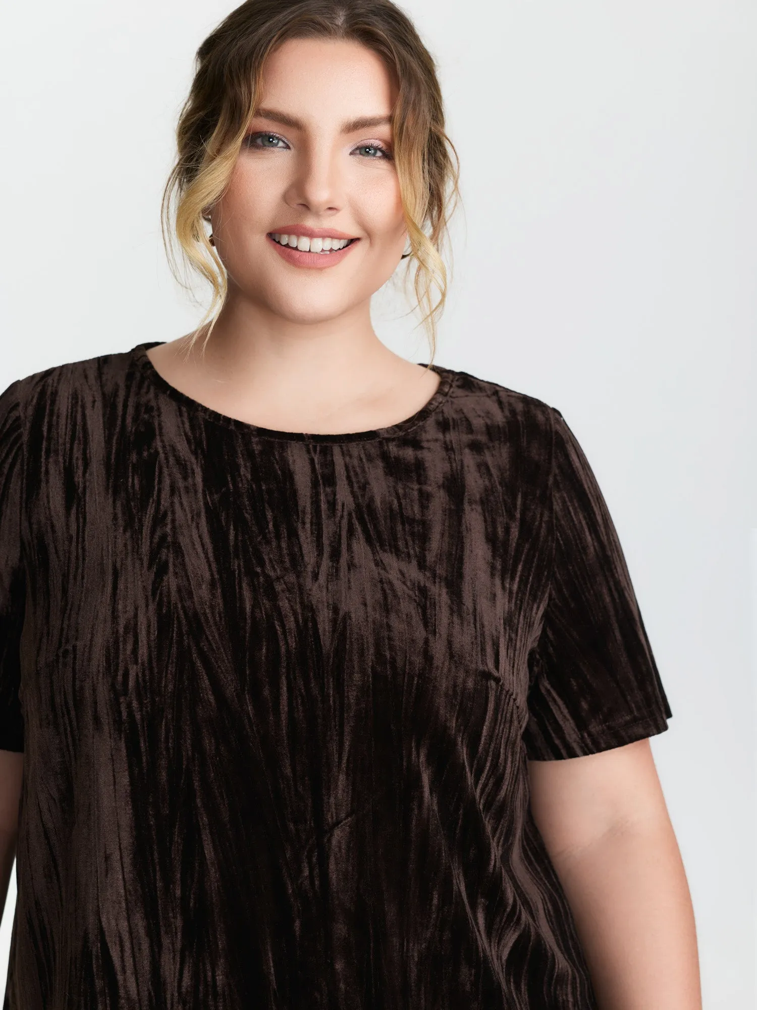 Velvet Contrast Round Neck T-Shirt sold by Bloomchic product image thumbnail 2