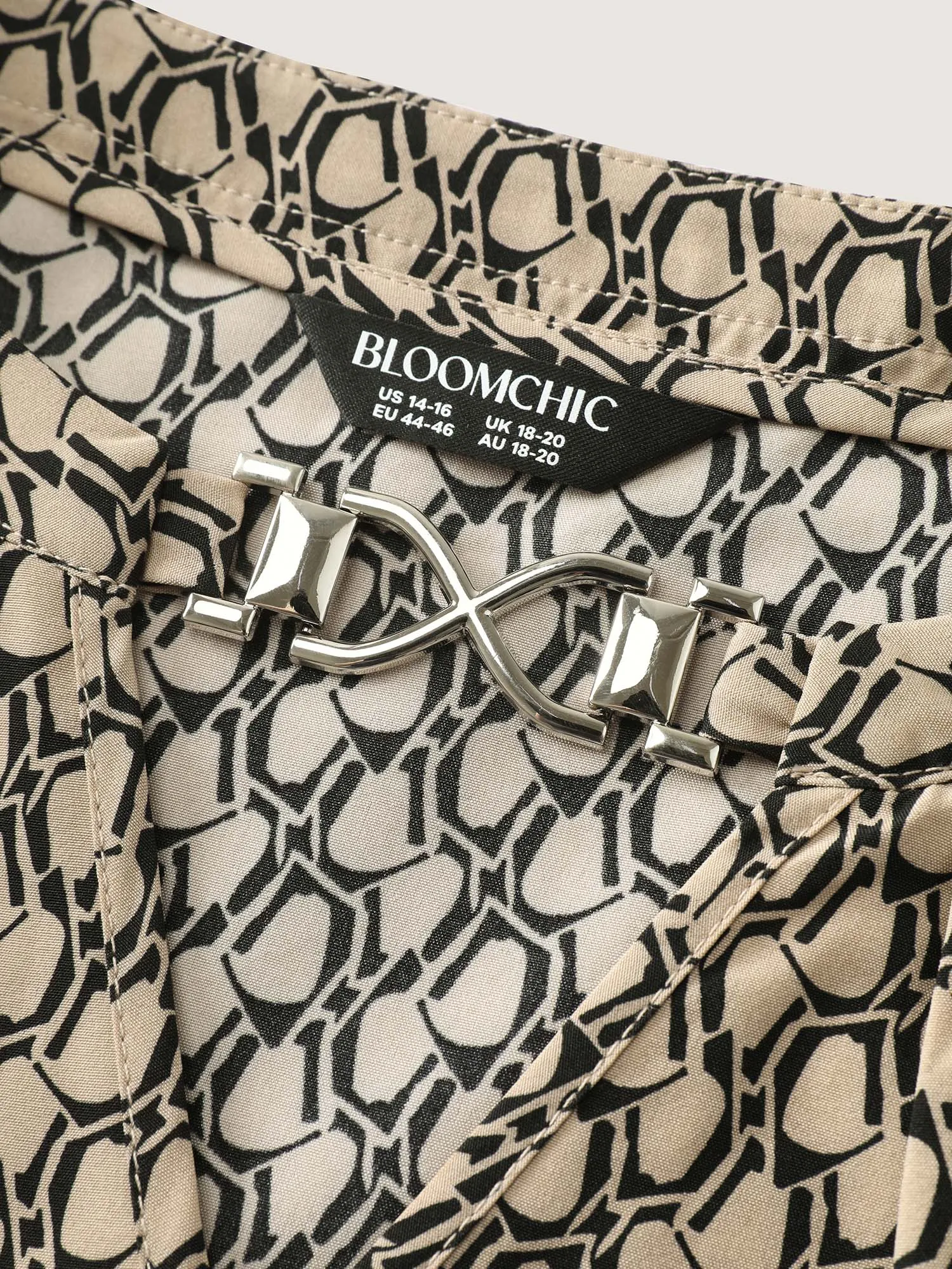 Retro Geometric Print Metallic Detail Blouse sold by Bloomchic product image thumbnail 5