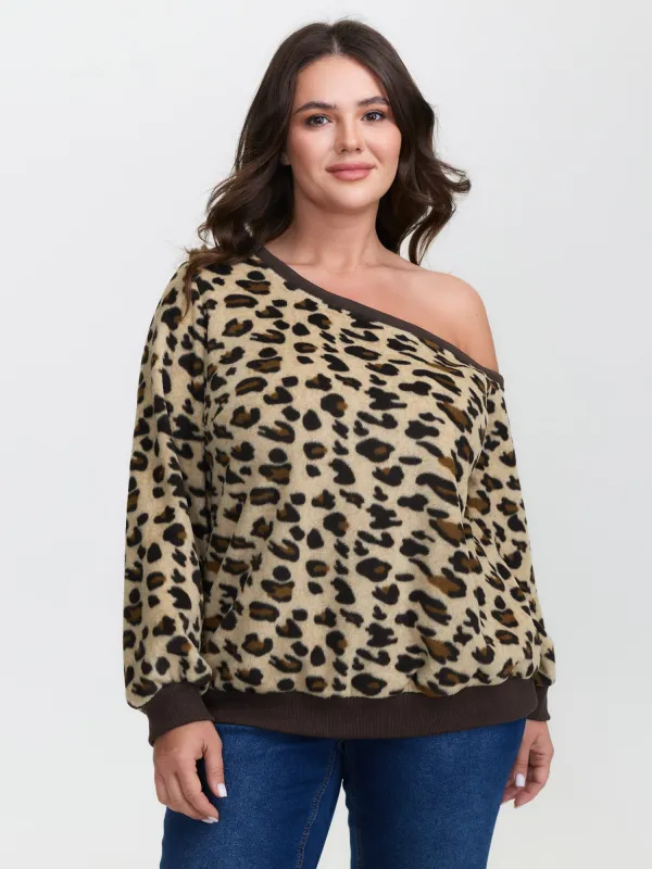 Velvety Leopard Print One-Shoulder Sweatshirt sold by Bloomchic