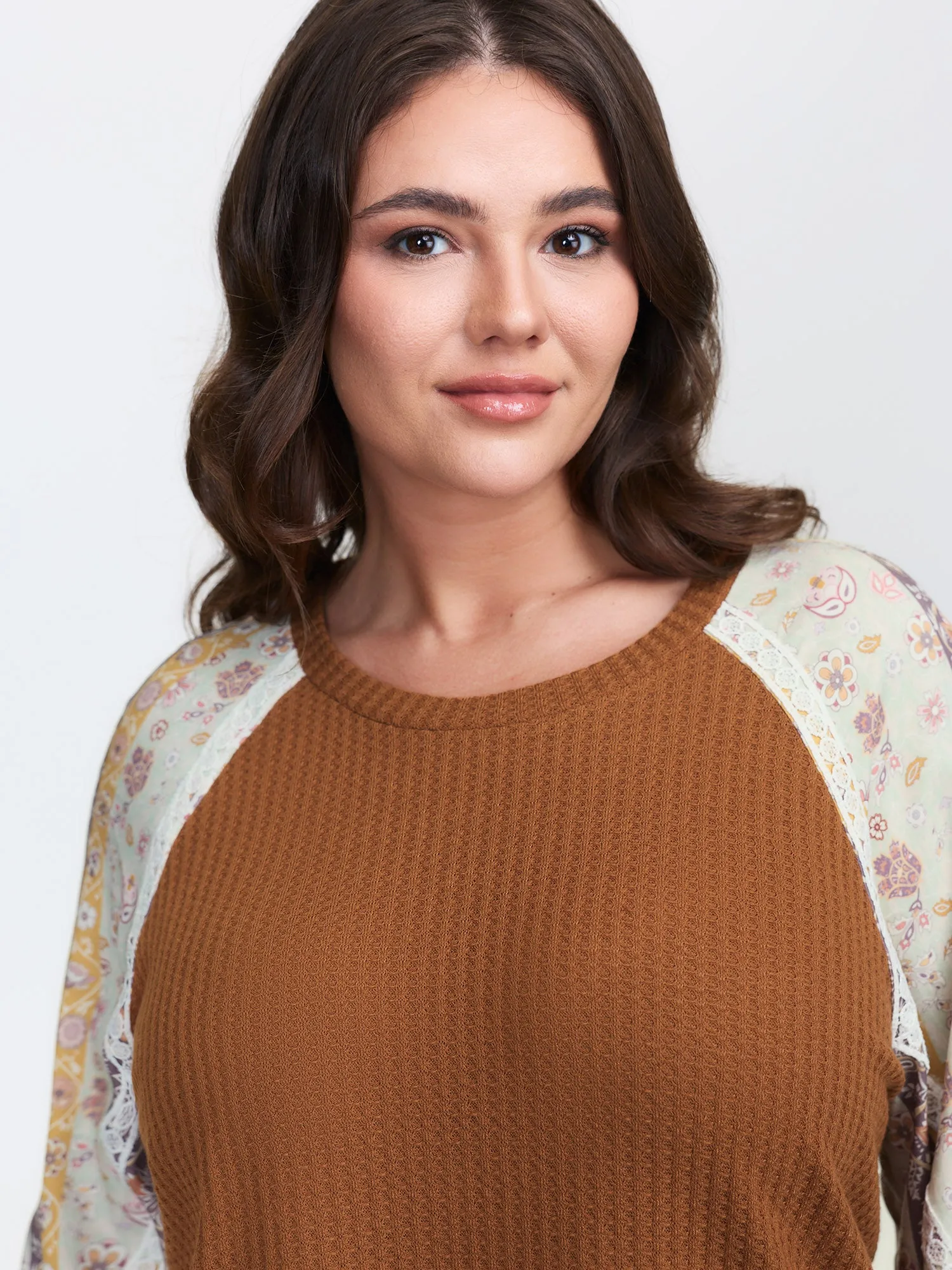 Floral Lace Trim Raglan Sleeve T-Shirt sold by Bloomchic product image thumbnail 2