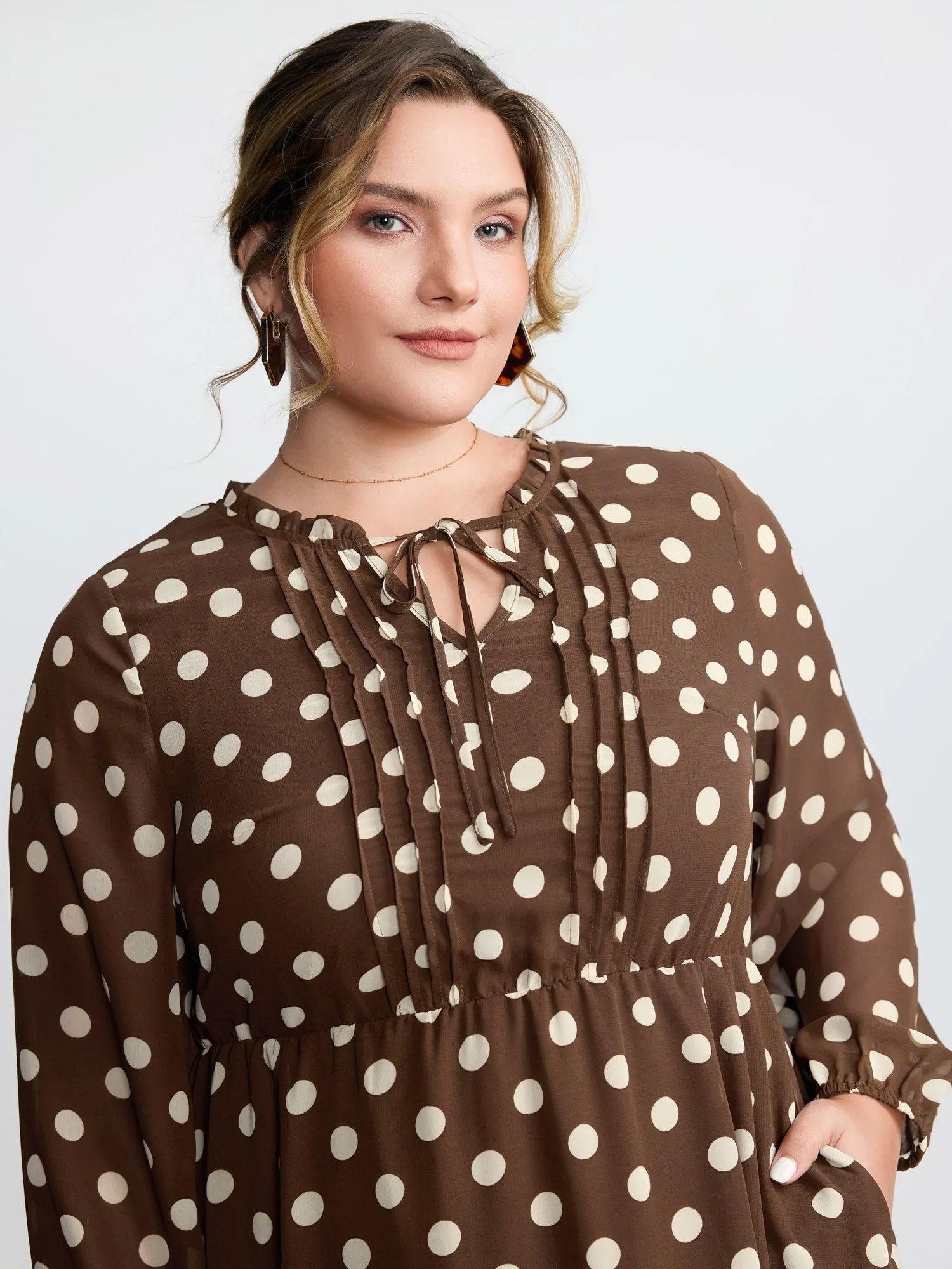 Polka Dots Shirred Stretchy Waist Midi Dress sold by Bloomchic product image thumbnail 4