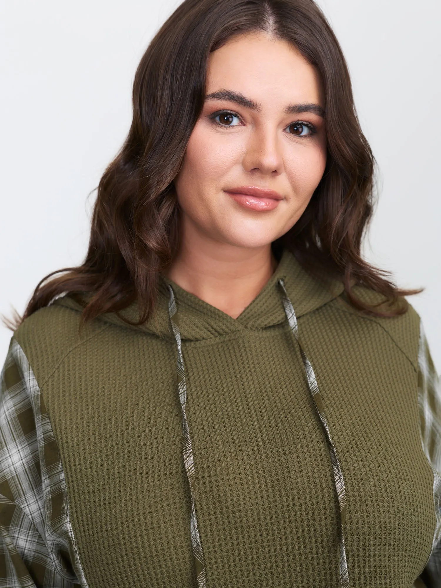 Checkered Spliced Textured Hoodie sold by Bloomchic product image thumbnail 2