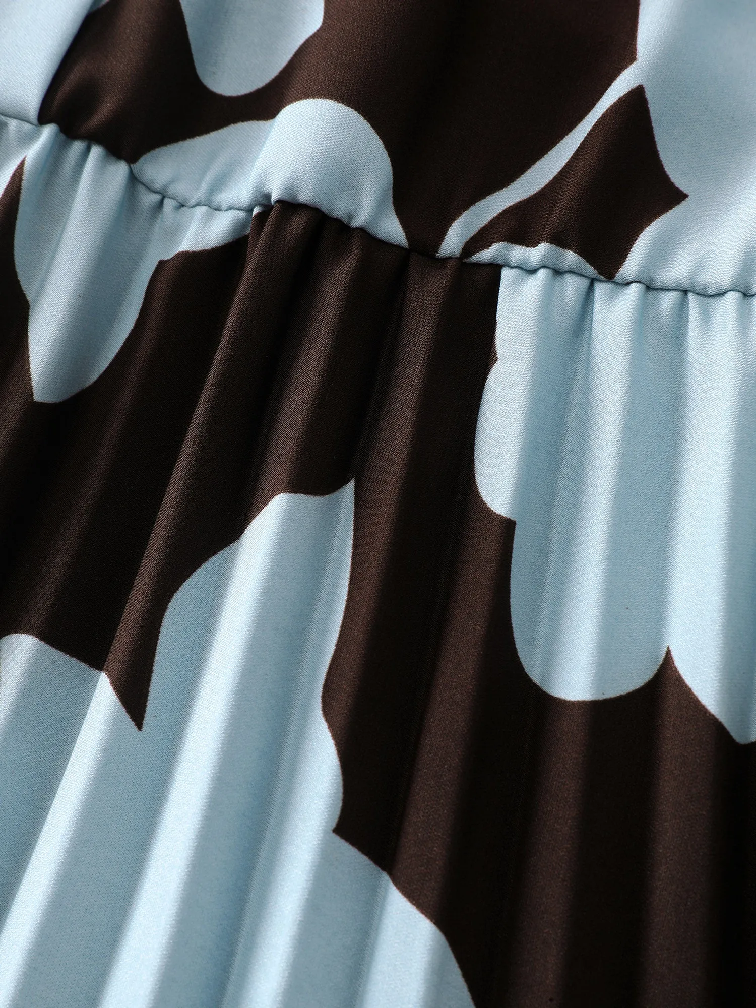 Monochrome Floral Pleated Belted Midi Dress sold by Bloomchic product image thumbnail 5