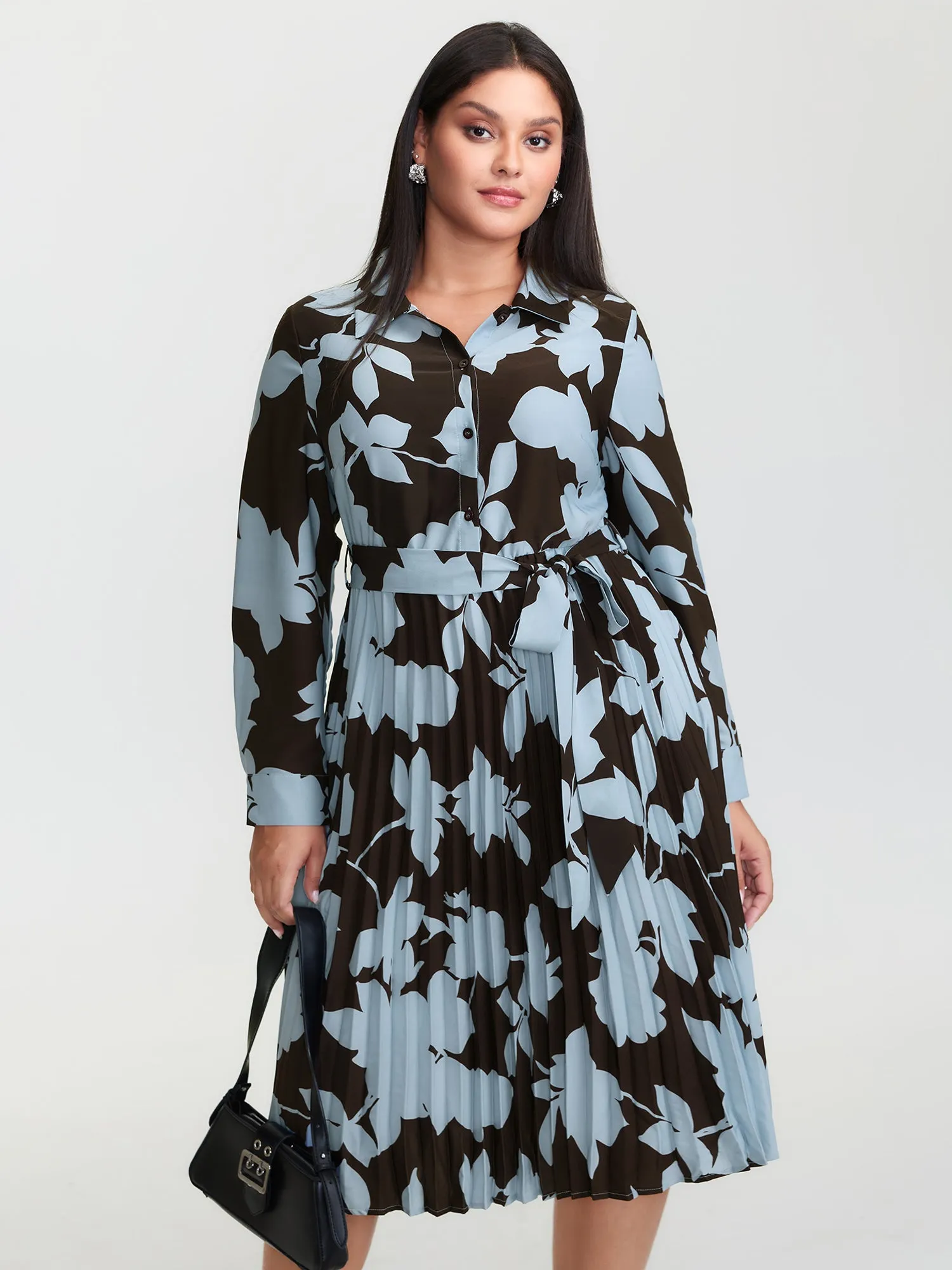 Monochrome Floral Pleated Belted Midi Dress sold by Bloomchic product image thumbnail 3