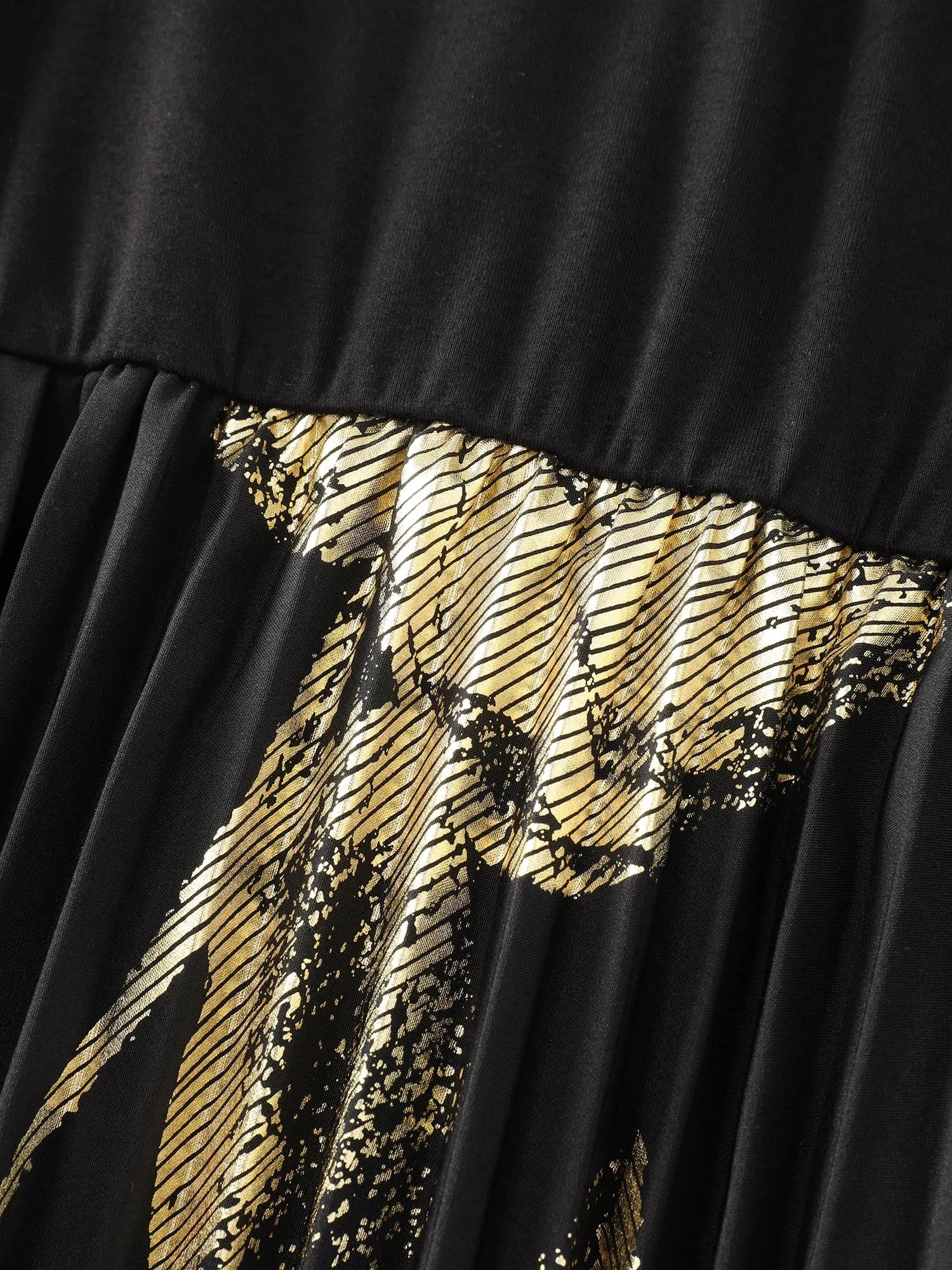 Leaf Print Pleated Off-Shoulder Midi Dress sold by Bloomchic product image thumbnail 5