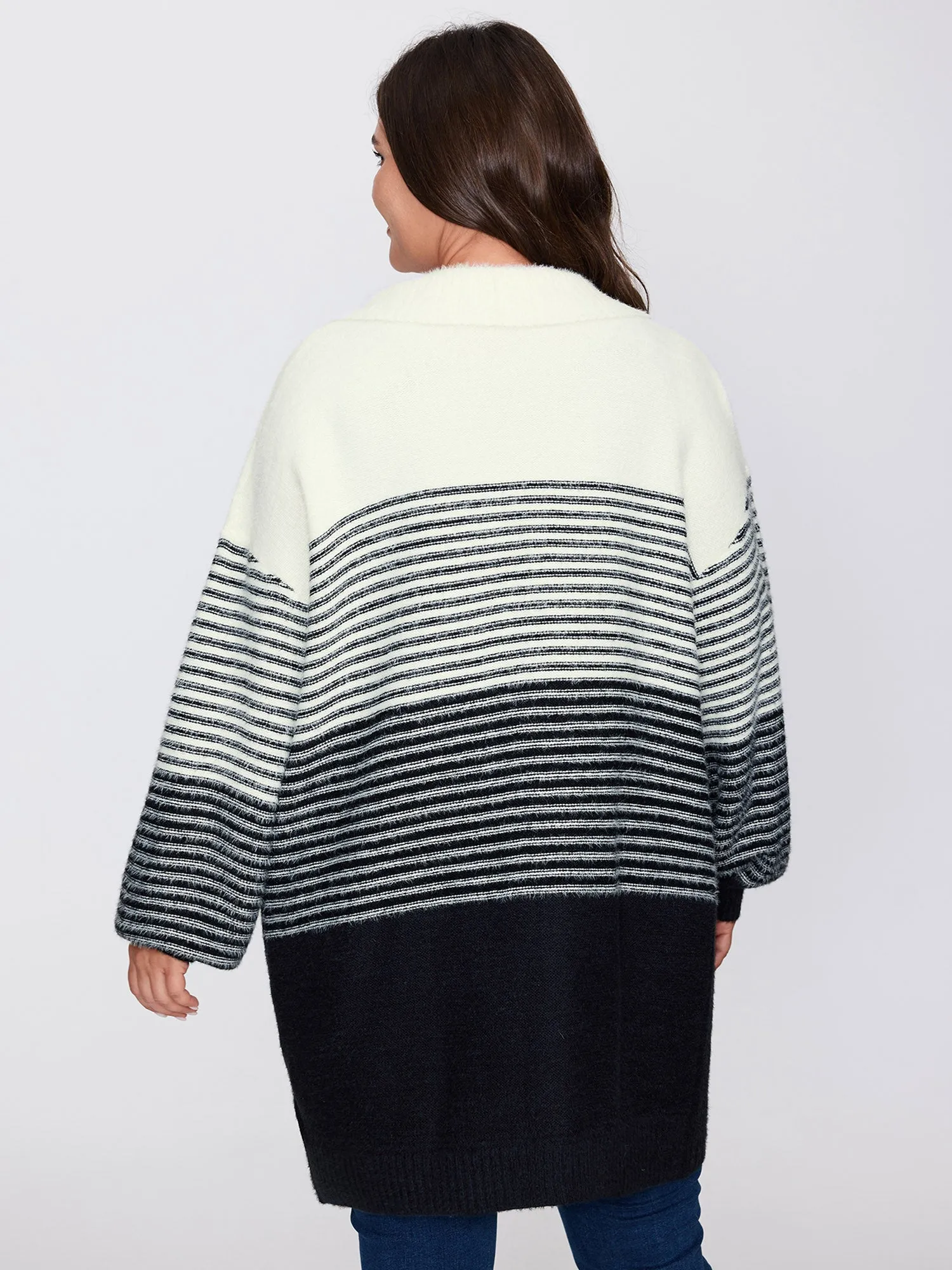 Colorblock Pockets Folded Collar Knit Cardigan sold by Bloomchic product image thumbnail 4