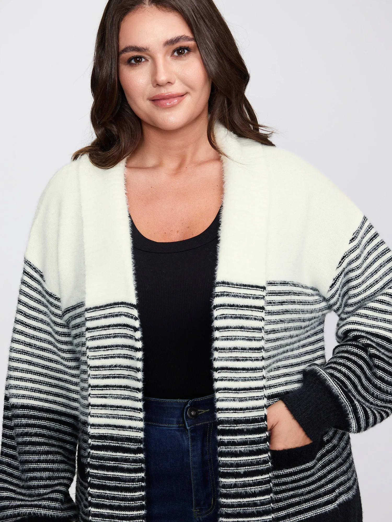 Colorblock Pockets Folded Collar Knit Cardigan sold by Bloomchic product image thumbnail 2