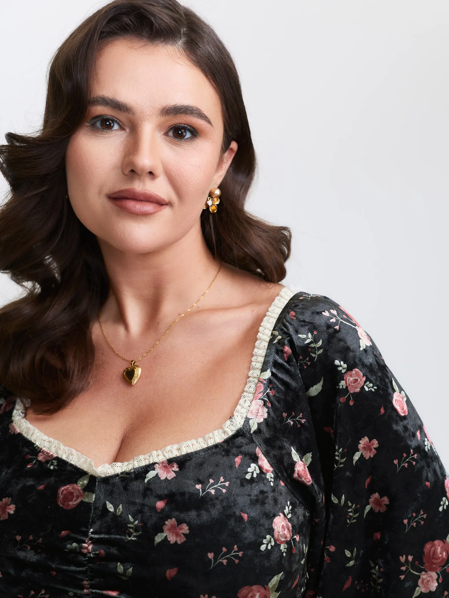 Velvet Floral Lace Ruched Midi Dress sold by Bloomchic product image thumbnail 2