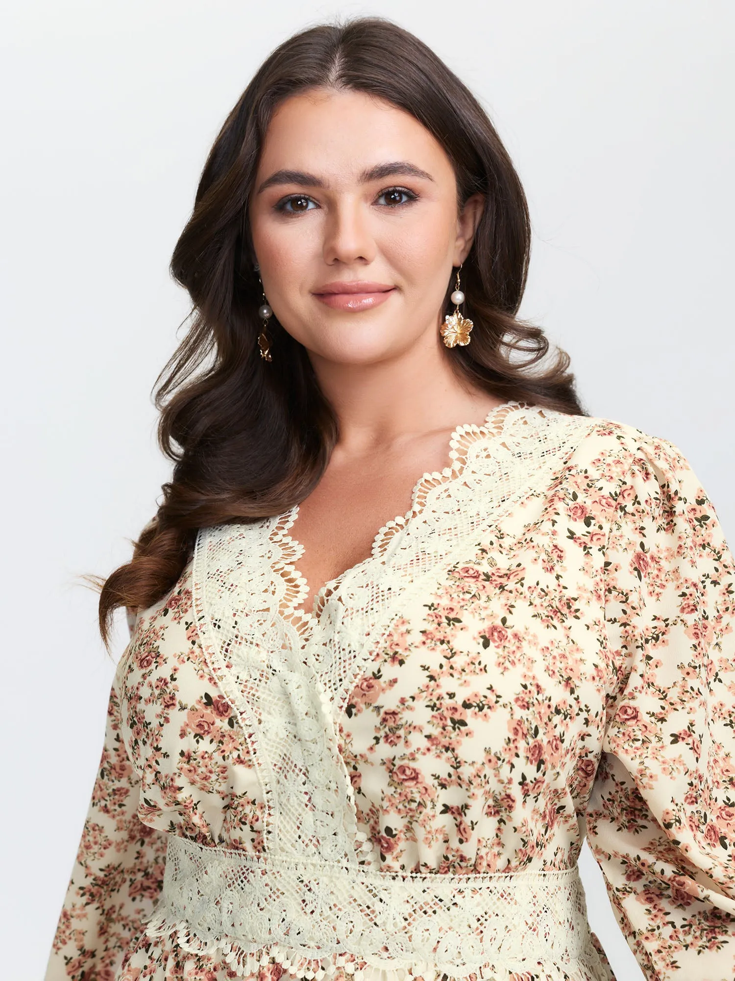 Floral Print Lace Trim Shirred Midi Dress sold by Bloomchic product image thumbnail 3