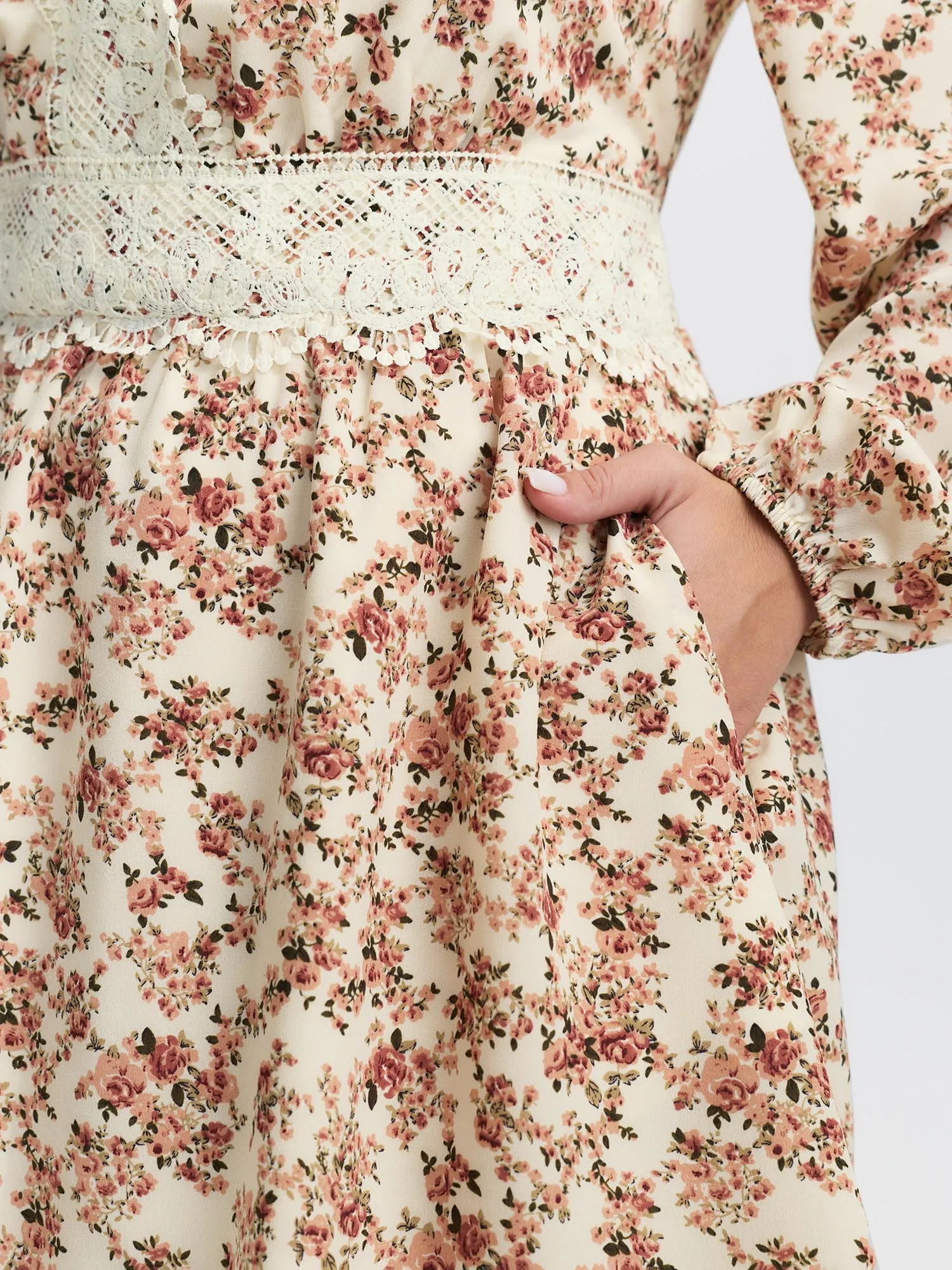 Floral Print Lace Trim Shirred Midi Dress sold by Bloomchic product image thumbnail 4