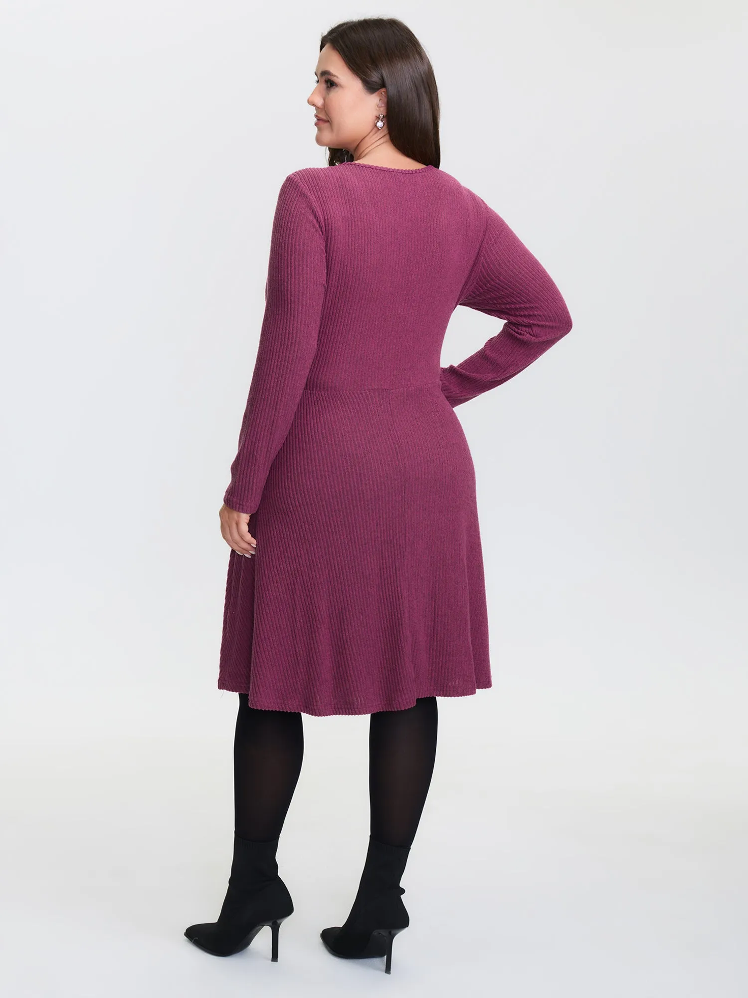 Twist Bodice Ribbed V-Neck Midi Dress sold by Bloomchic product image thumbnail 4