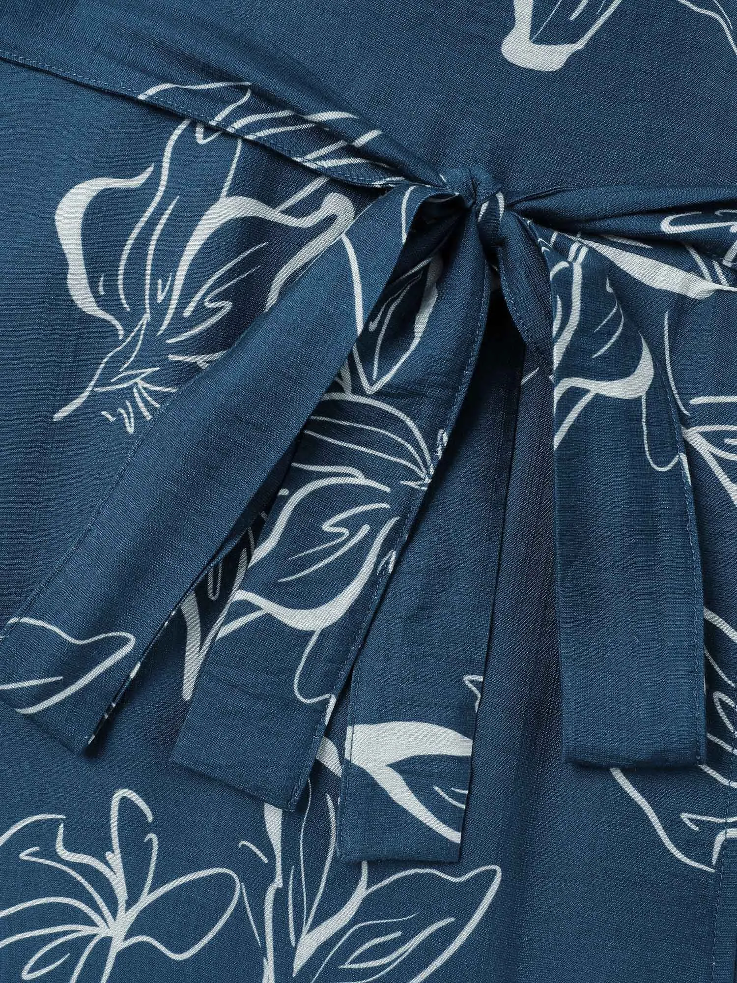 Silhouette Flower Print Wrap Neck Midi Dress sold by Bloomchic product image thumbnail 5