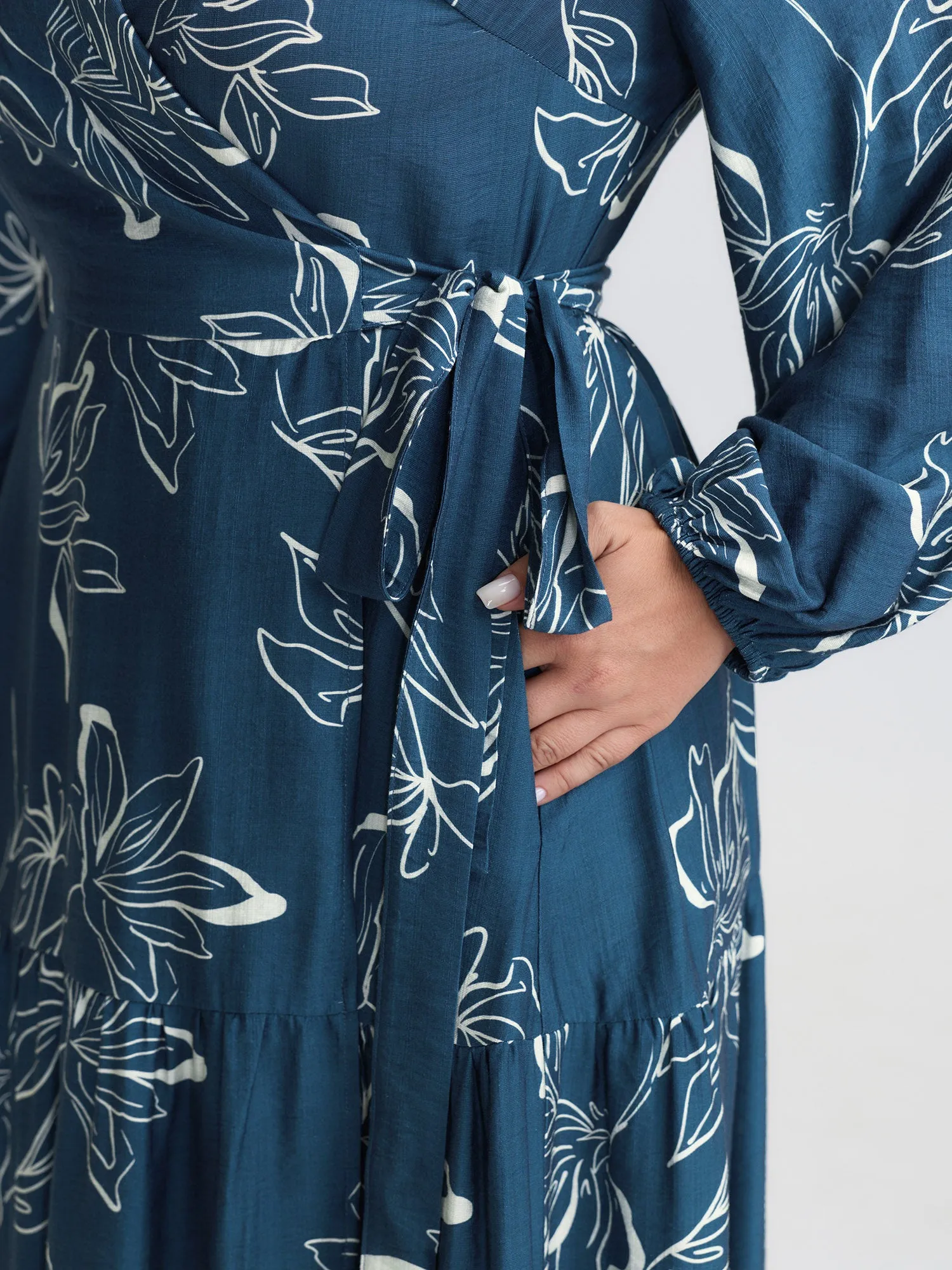 Silhouette Flower Print Wrap Neck Midi Dress sold by Bloomchic product image thumbnail 3