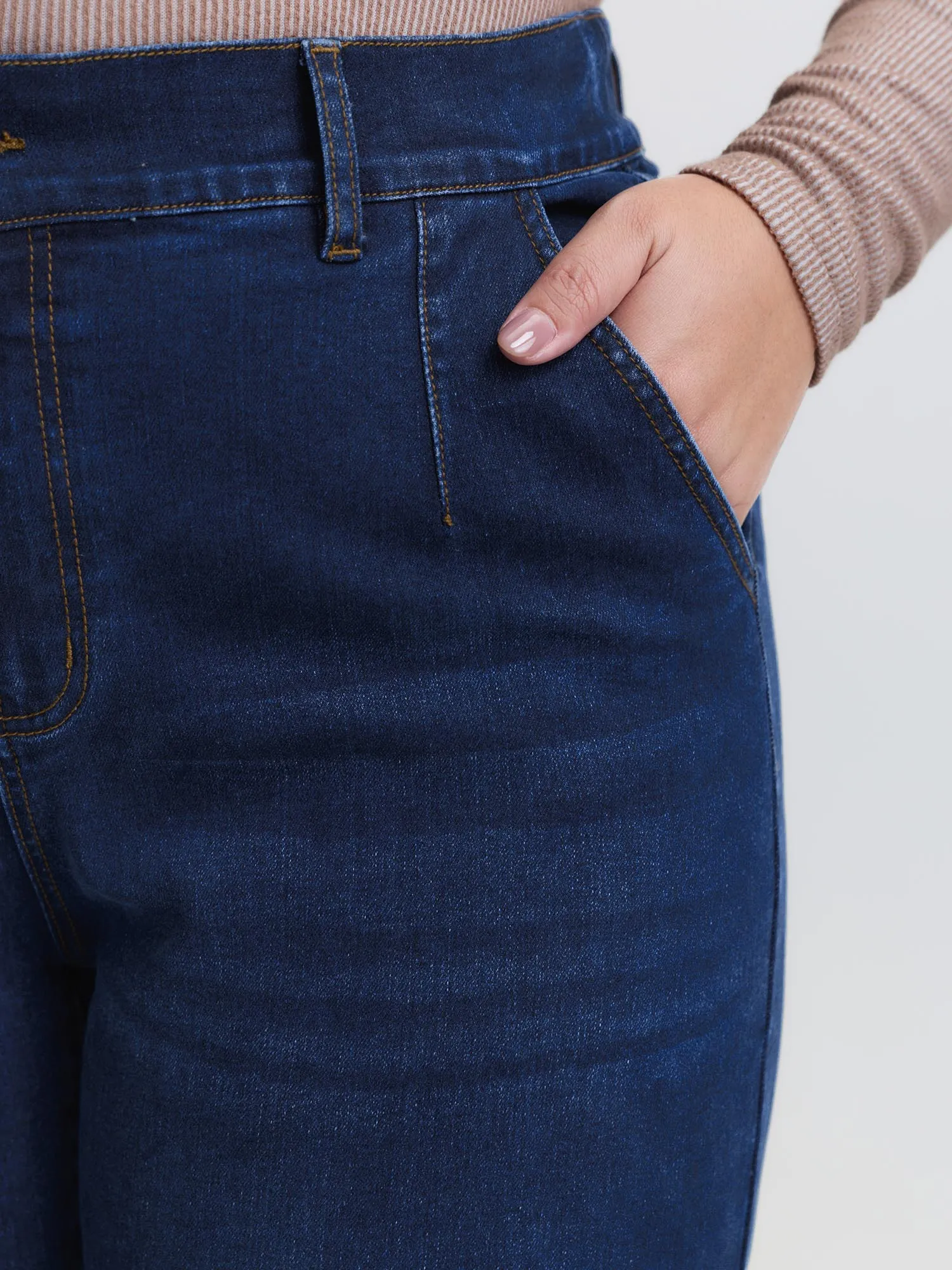 Mid-Rise Elastic Waistband Wide-Leg Jeans sold by Bloomchic product image thumbnail 3