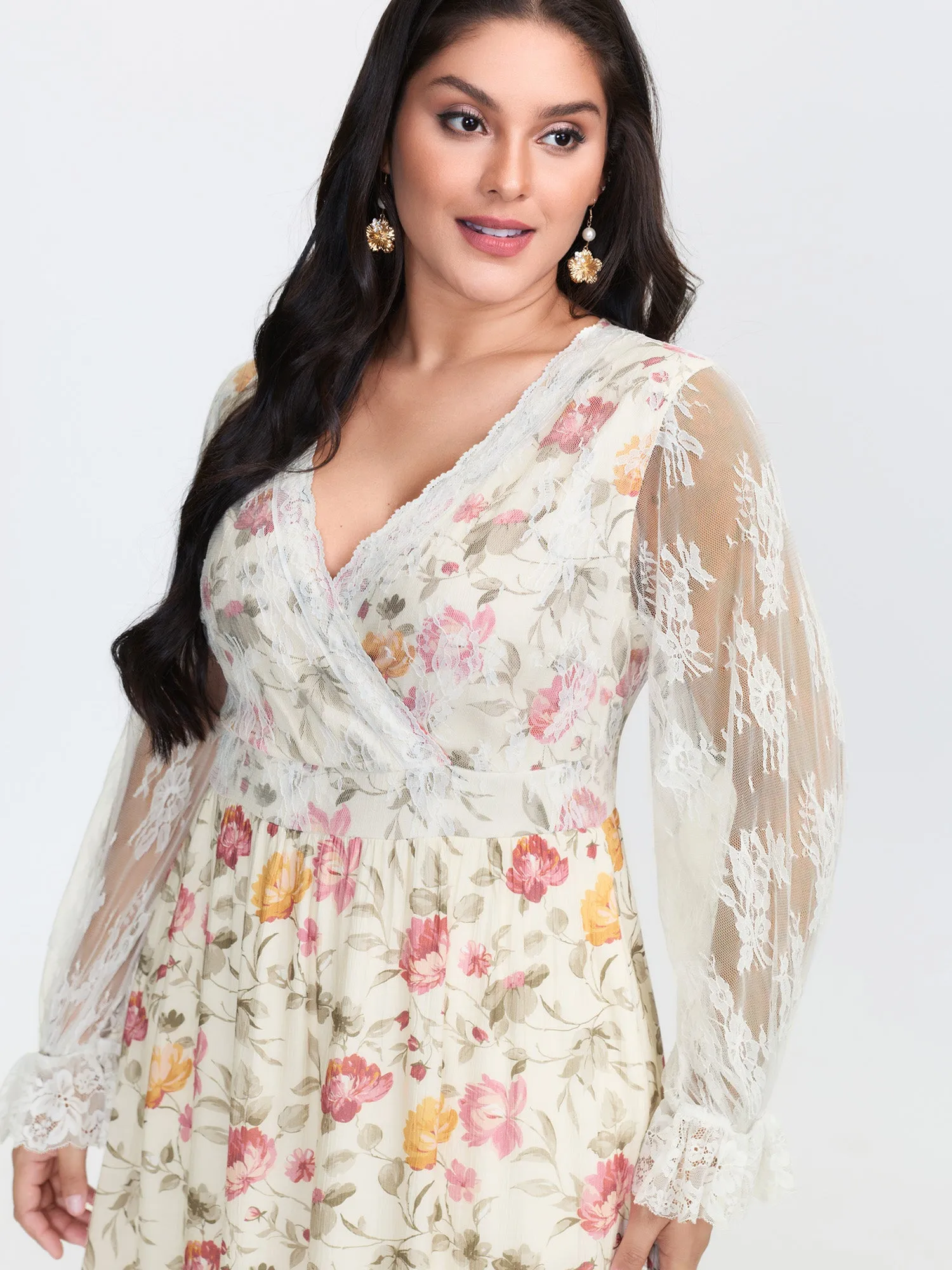 Floral Lace Trim Tiered Pockets Midi Dress sold by Bloomchic product image thumbnail 2