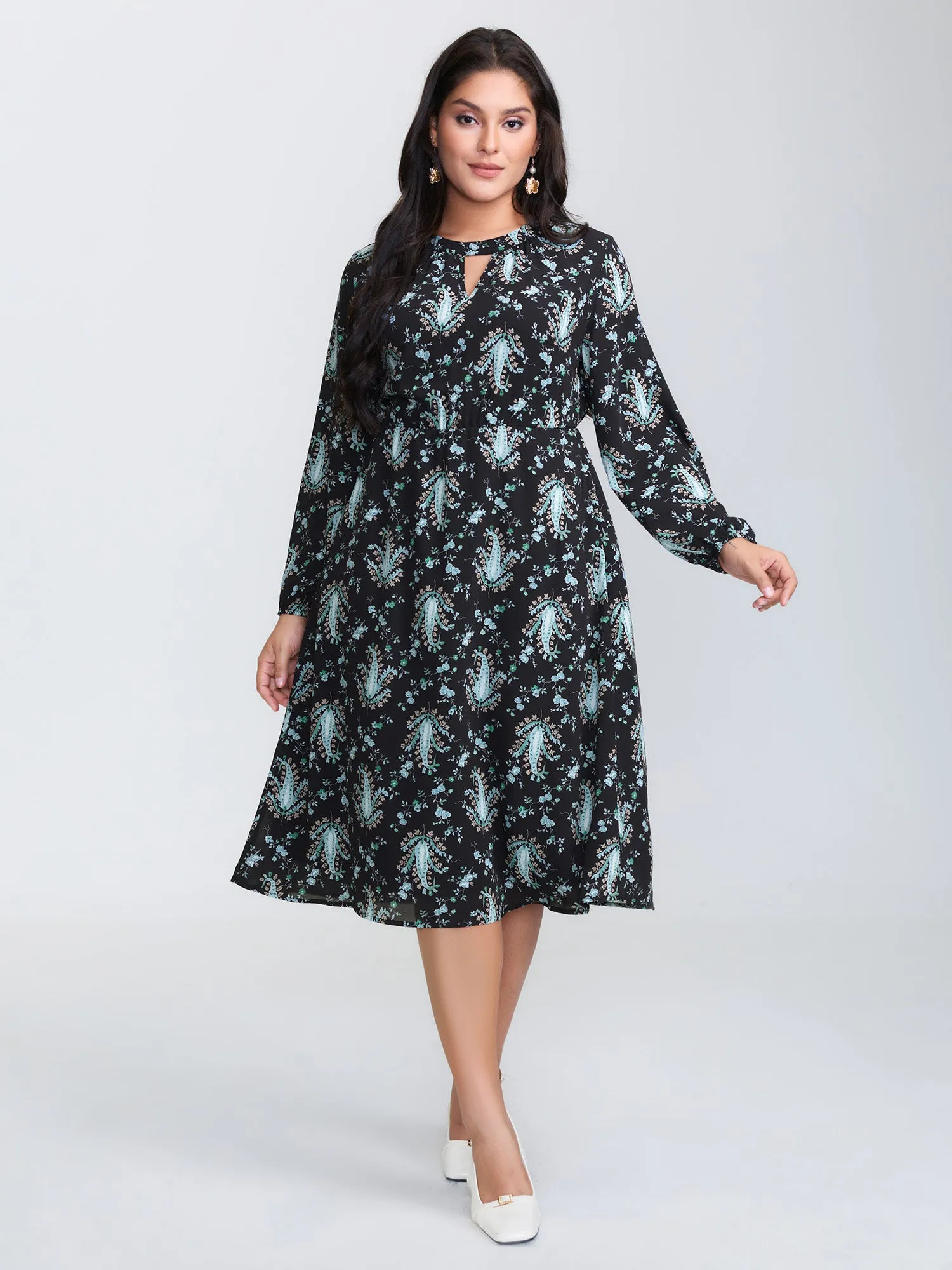 Paisley Print Stretchy Waist-Defining Midi Dress sold by Bloomchic product image thumbnail 3