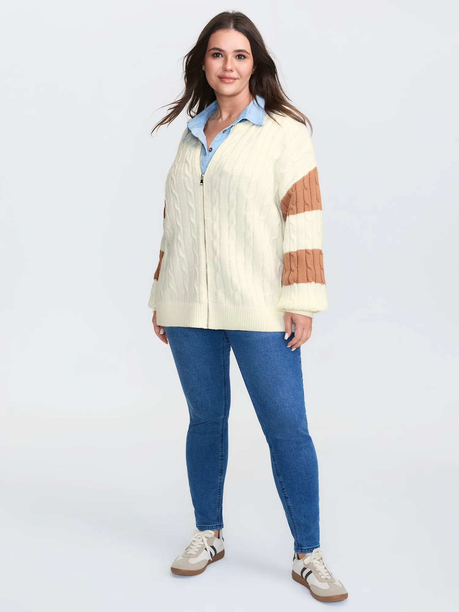 Squirrel Pattern Jacquard Textured Knit Cardigan sold by Bloomchic product image thumbnail 4