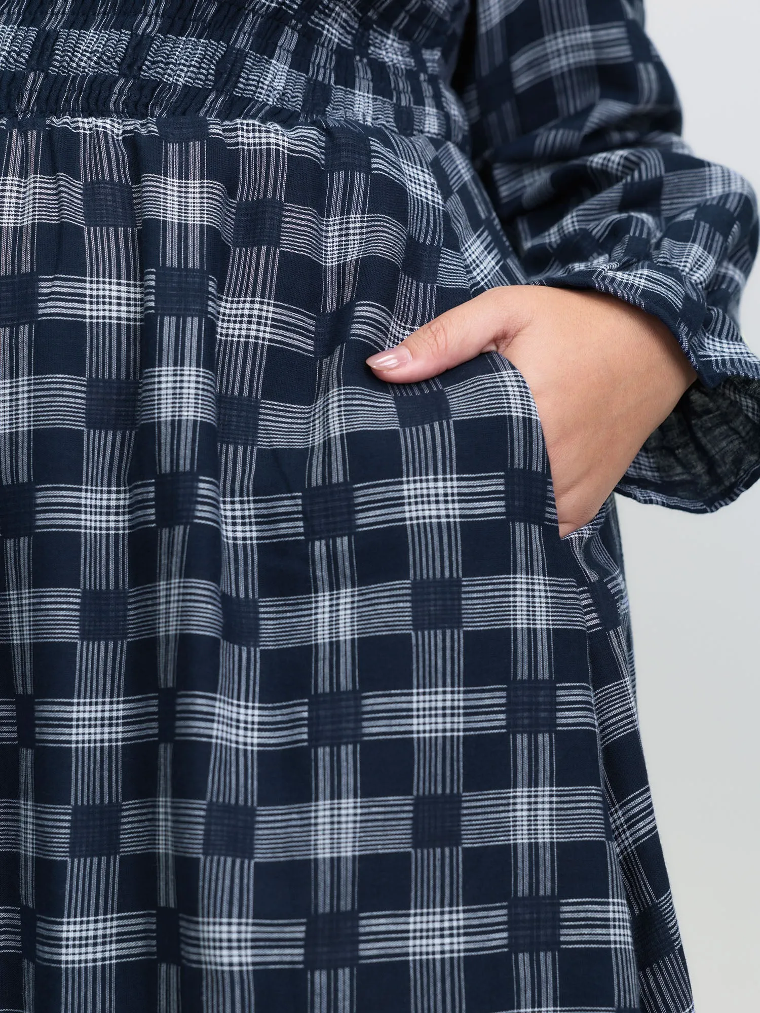 Geometric Print Shirred Square Neck Midi Dress sold by Bloomchic product image thumbnail 4