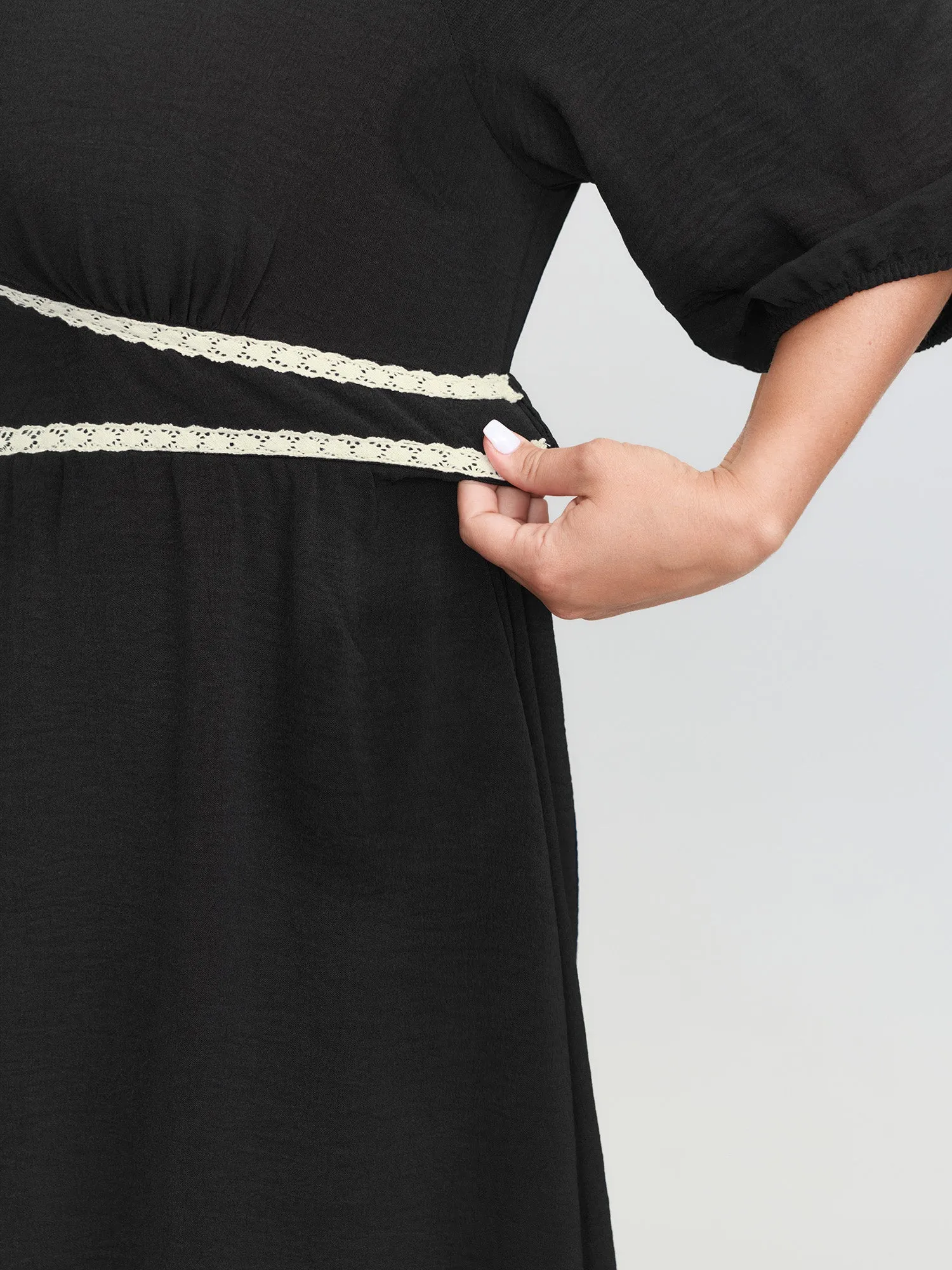 Shirred Waist V-Neck Contrast Midi Dress sold by Bloomchic product image thumbnail 5