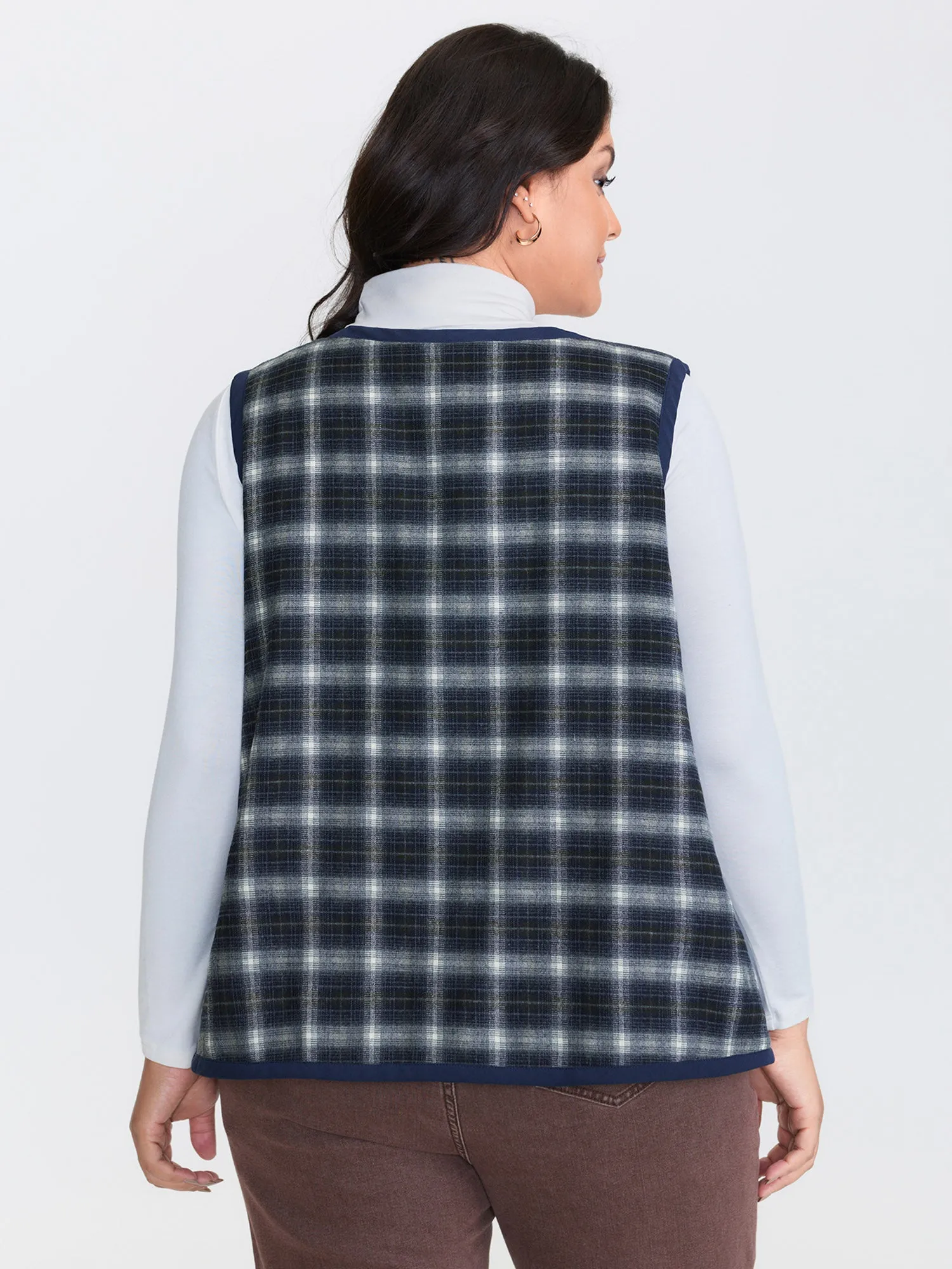 Fleece Checkered Pattern Button-Down Vest sold by Bloomchic product image thumbnail 4
