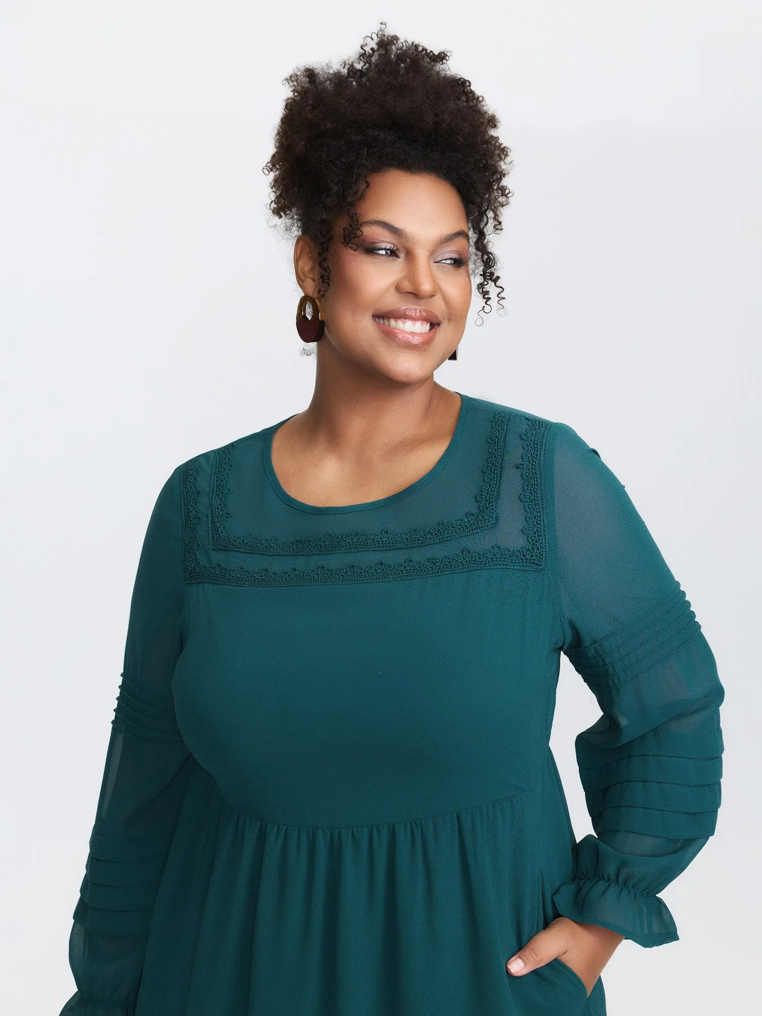 Lace Trim Stretchy Waist Pleated Midi Dress sold by Bloomchic product image thumbnail 3