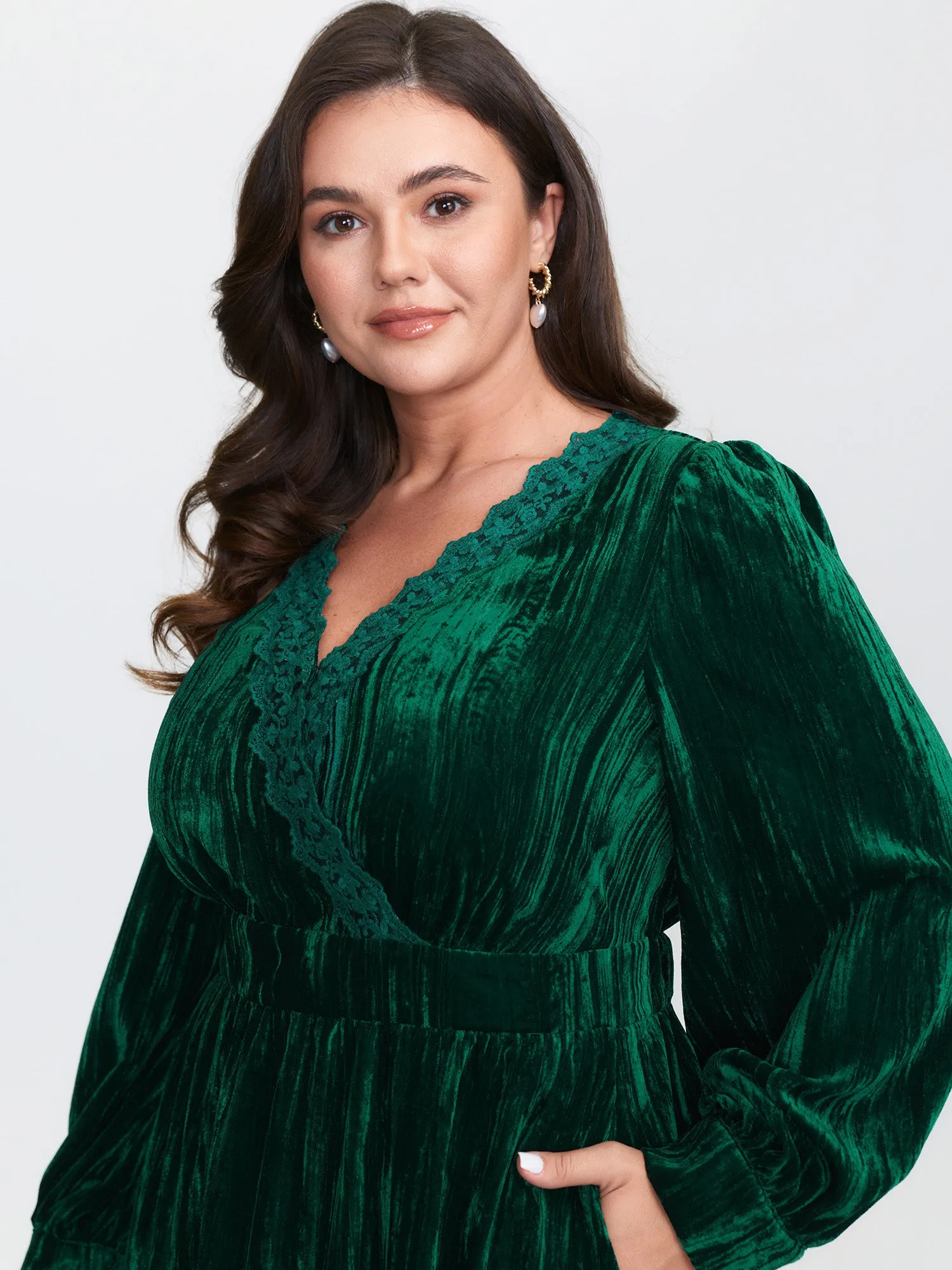 Luxe Textured Velvet Lace Trim Midi Dress sold by Bloomchic product image thumbnail 4