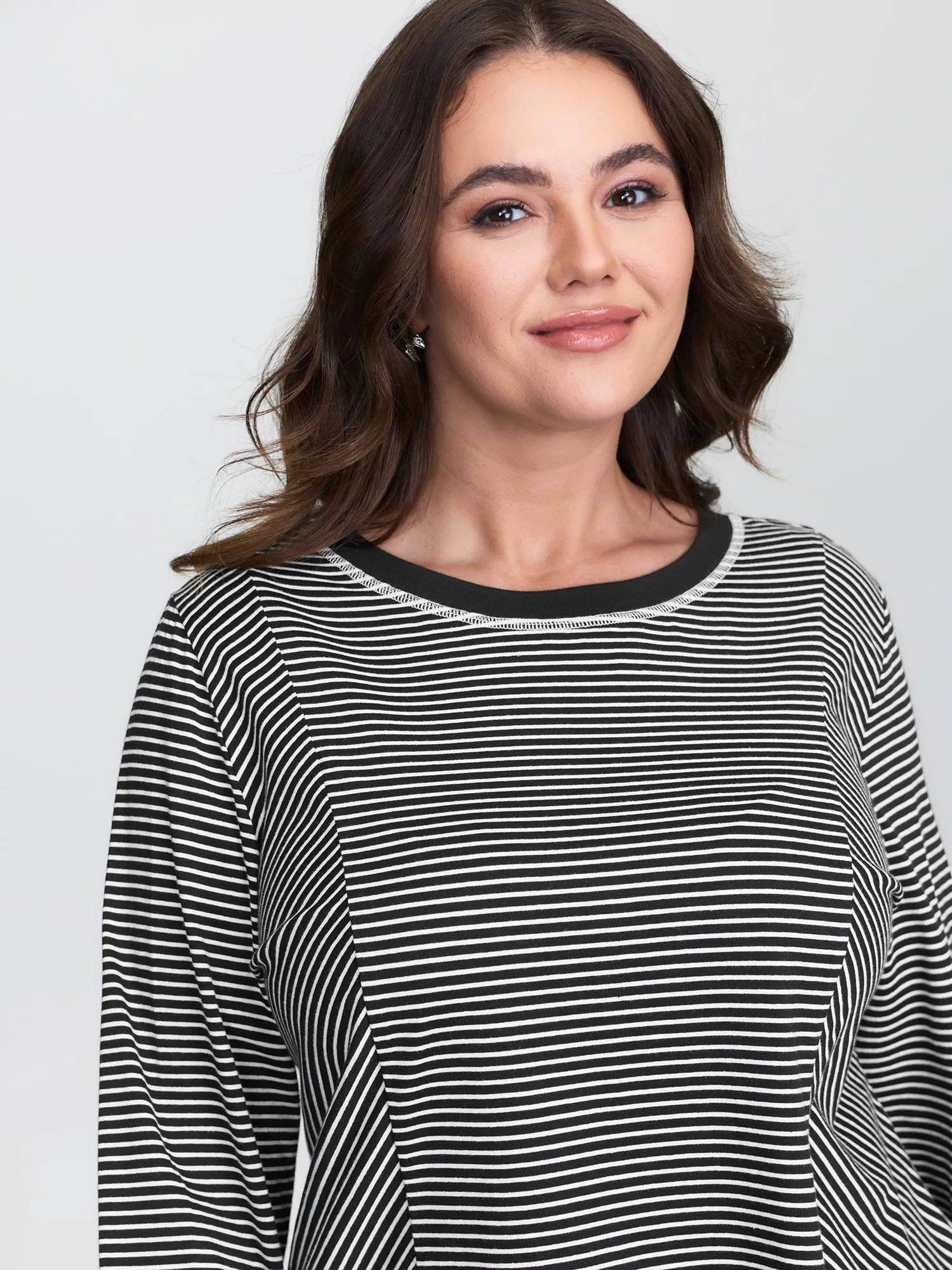 Striped Color Contrast Round Neck T-Shirt sold by Bloomchic product image thumbnail 2