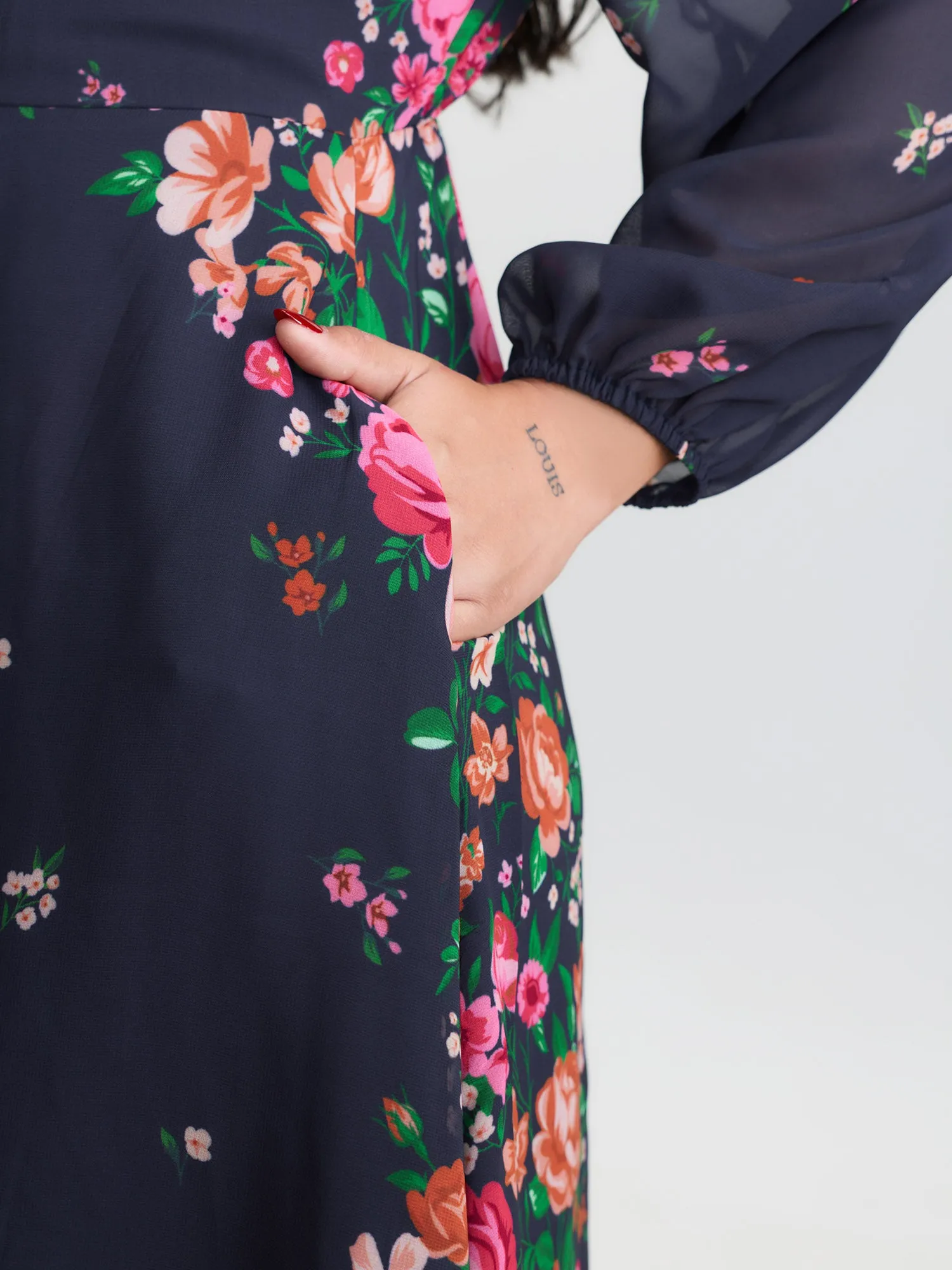 Keyhole Neckline Floral Print Midi Dress sold by Bloomchic product image thumbnail 4