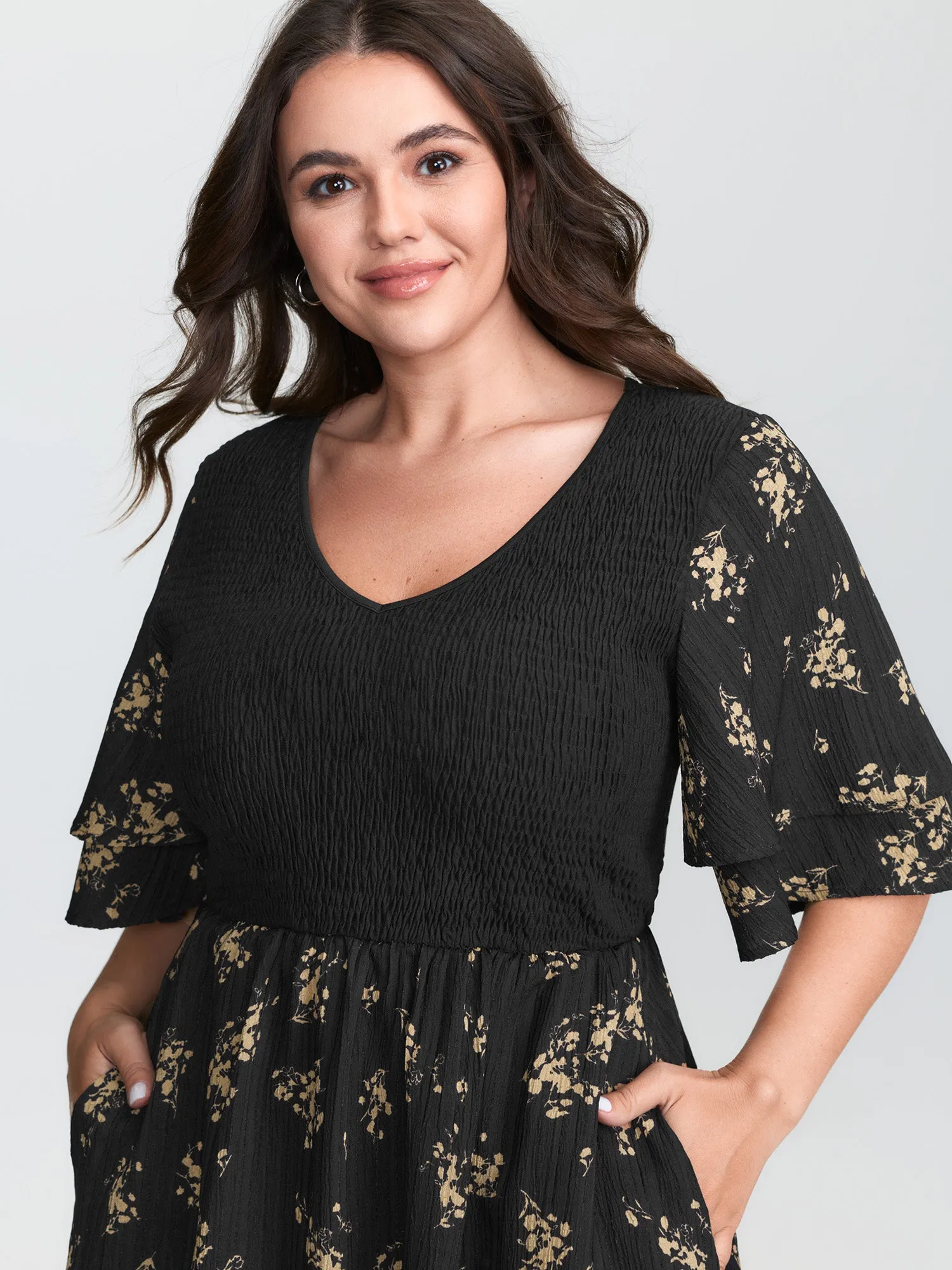 Floral Shirred Color Contrast Midi Dress sold by Bloomchic product image thumbnail 2