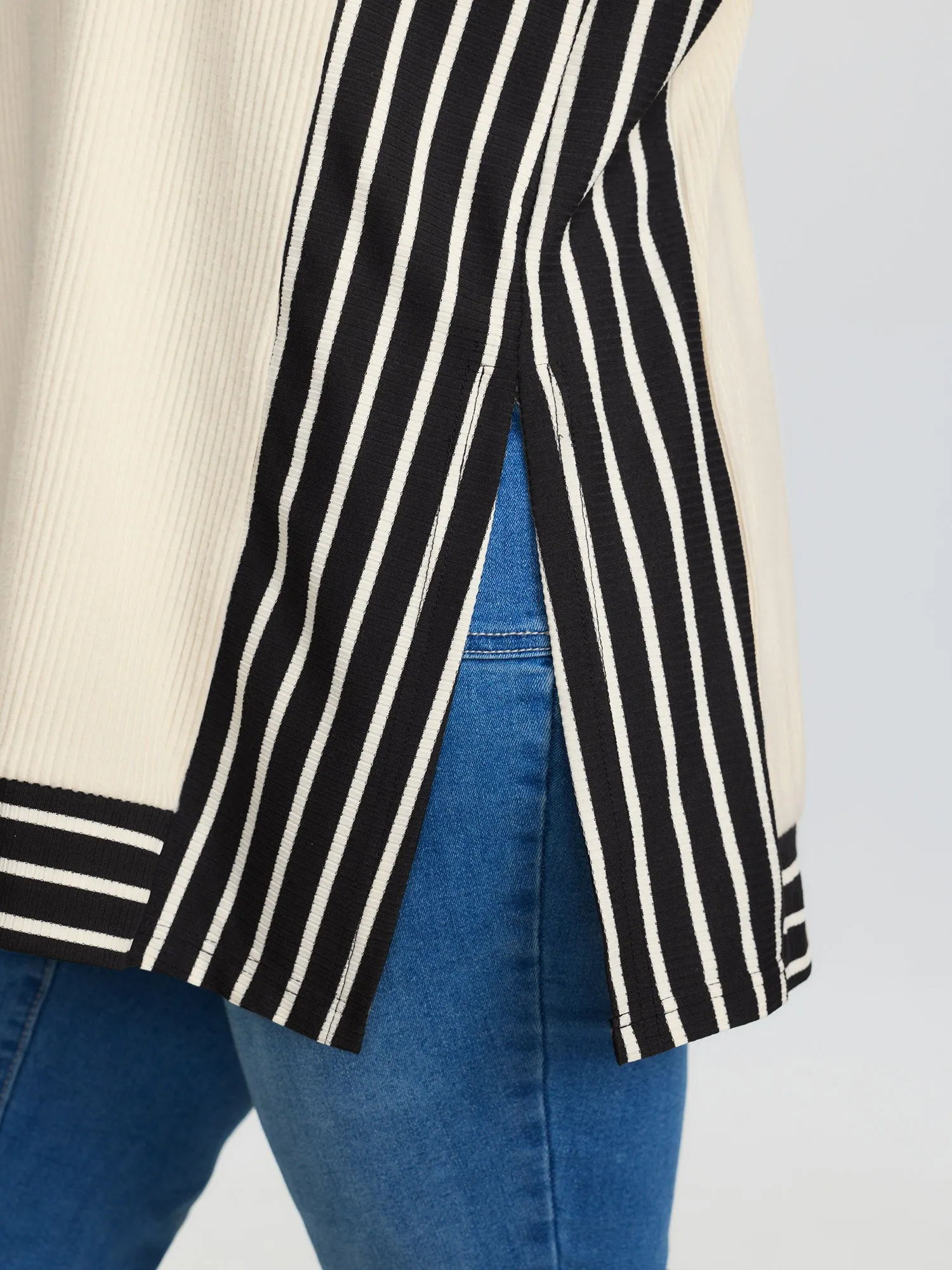 Striped Color Contrast Mockneck T-Shirt sold by Bloomchic product image thumbnail 4