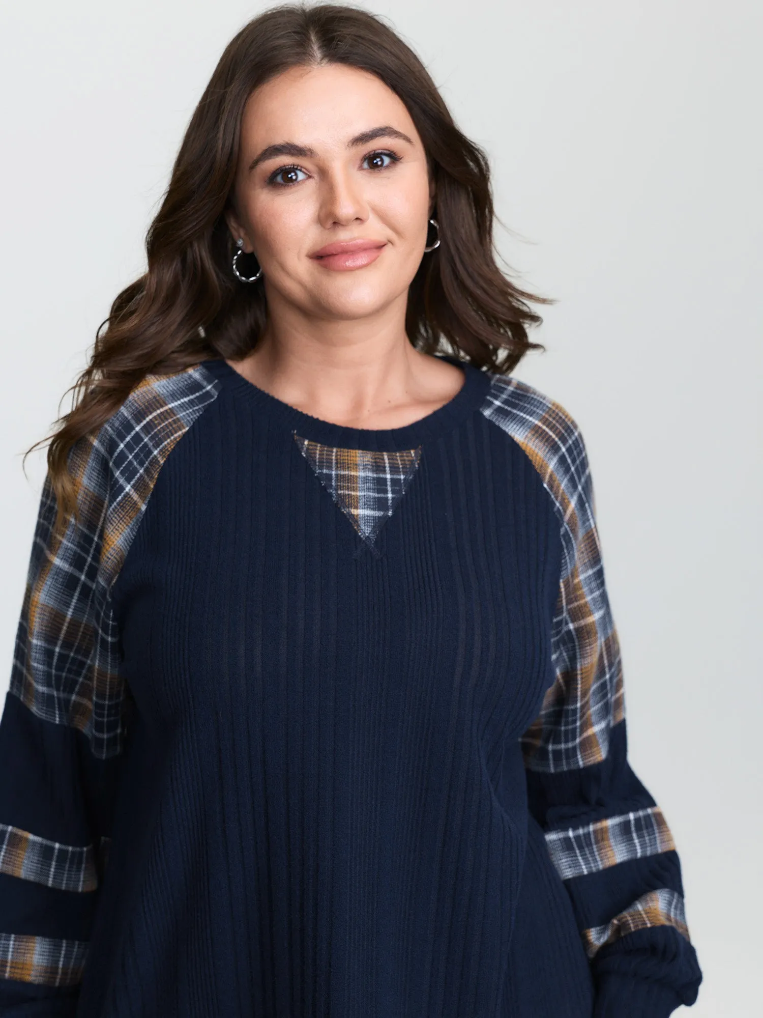 Plaid Pattern Textured Raglan Sleeve Sweatshirt sold by Bloomchic product image thumbnail 2
