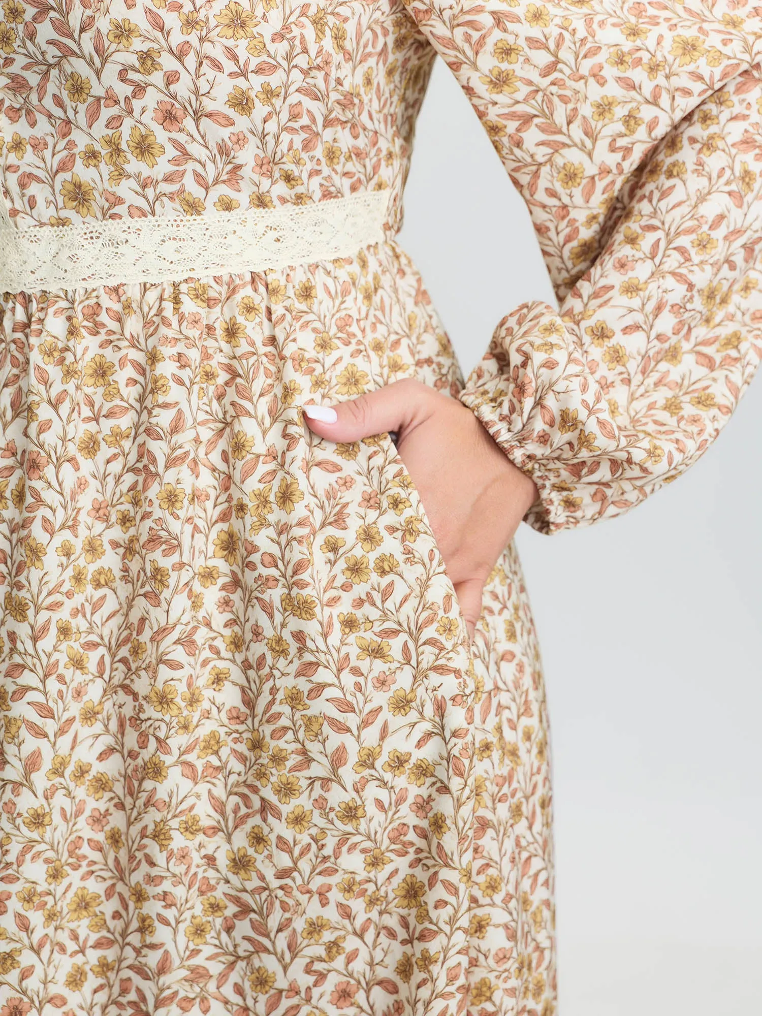 Retro Floral Print Lace Trim Midi Dress sold by Bloomchic product image thumbnail 5