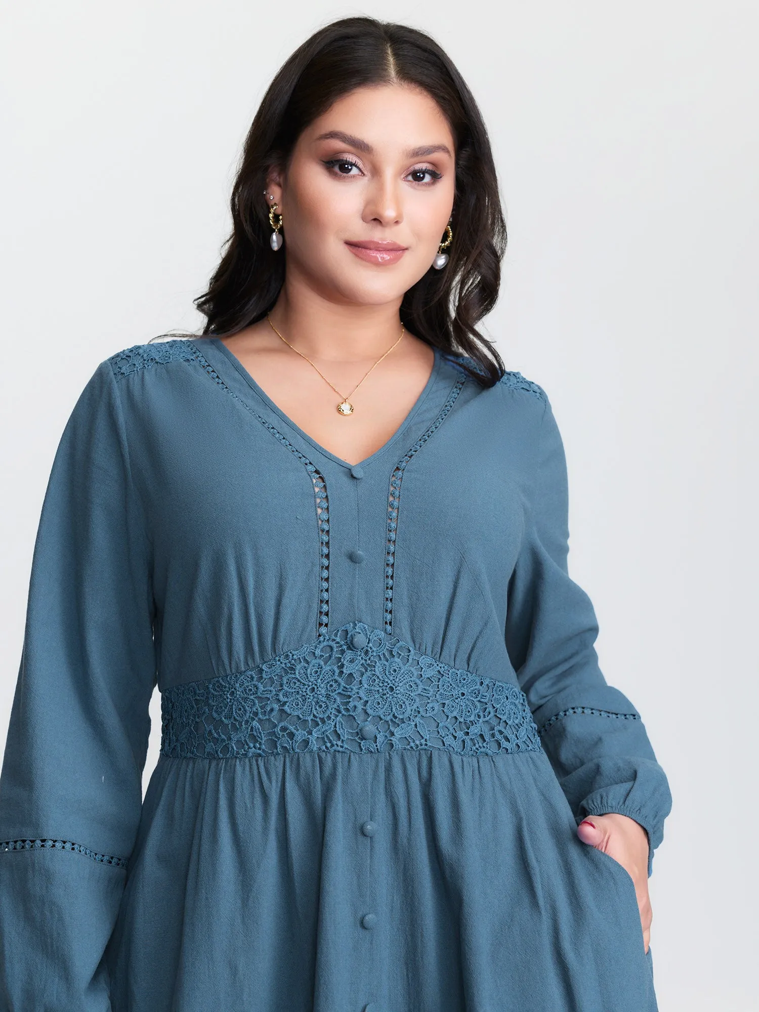 Lace Trim Shirred Pocket Maxi Dress sold by Bloomchic product image thumbnail 3