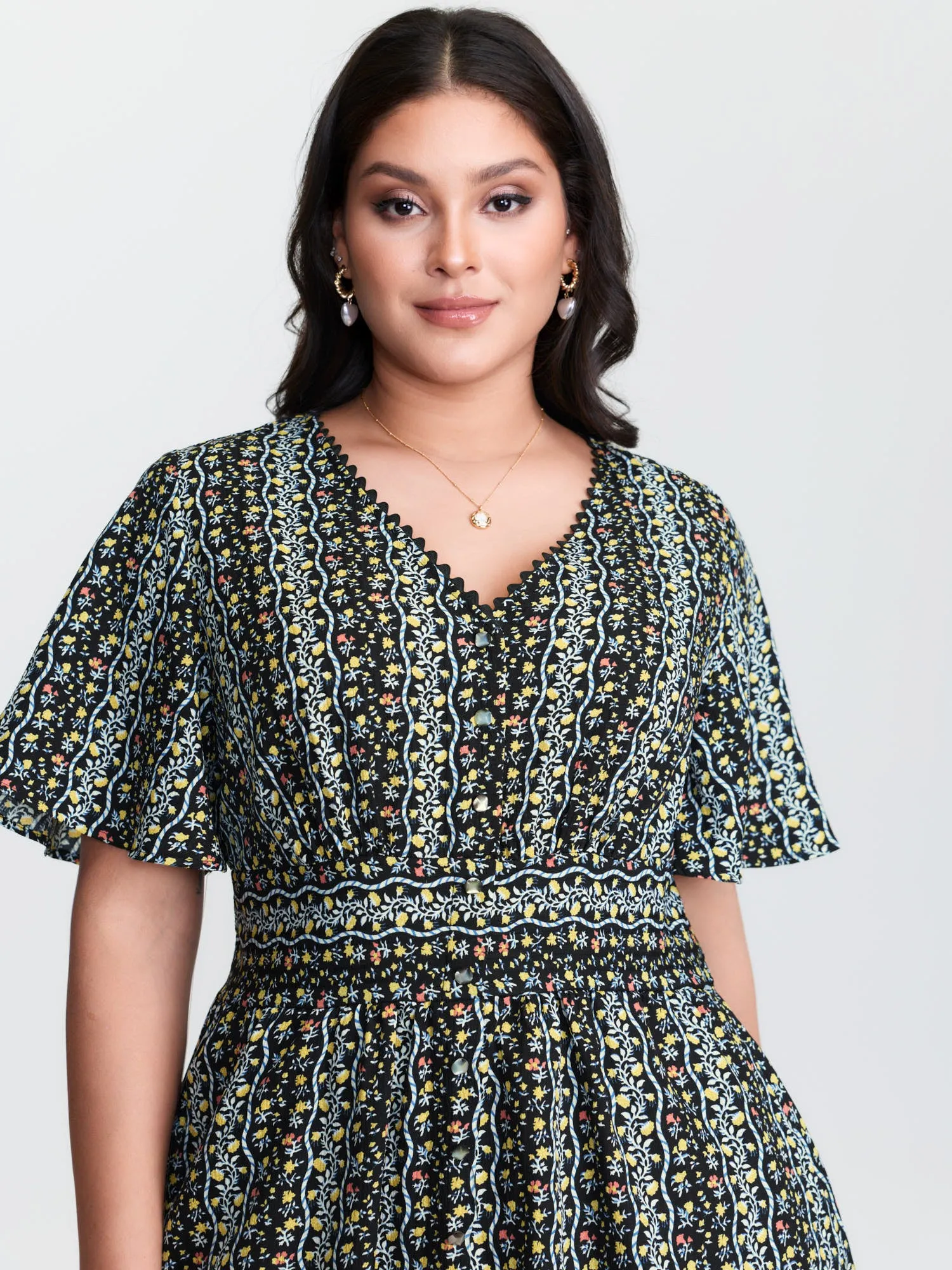 Retro Floral Striped Shirred Waist Midi Dress sold by Bloomchic product image thumbnail 3