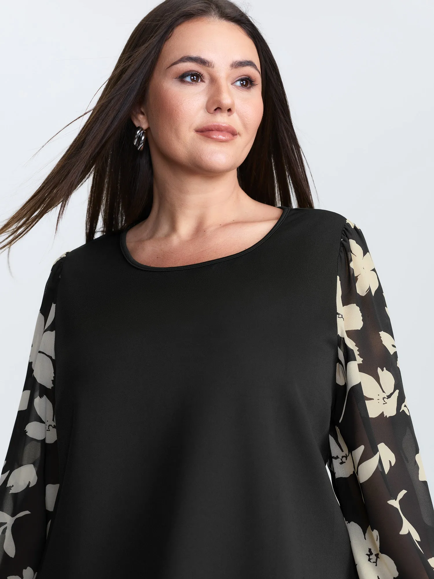 Floral Monochrome Print Round Neck Blouse sold by Bloomchic product image thumbnail 2