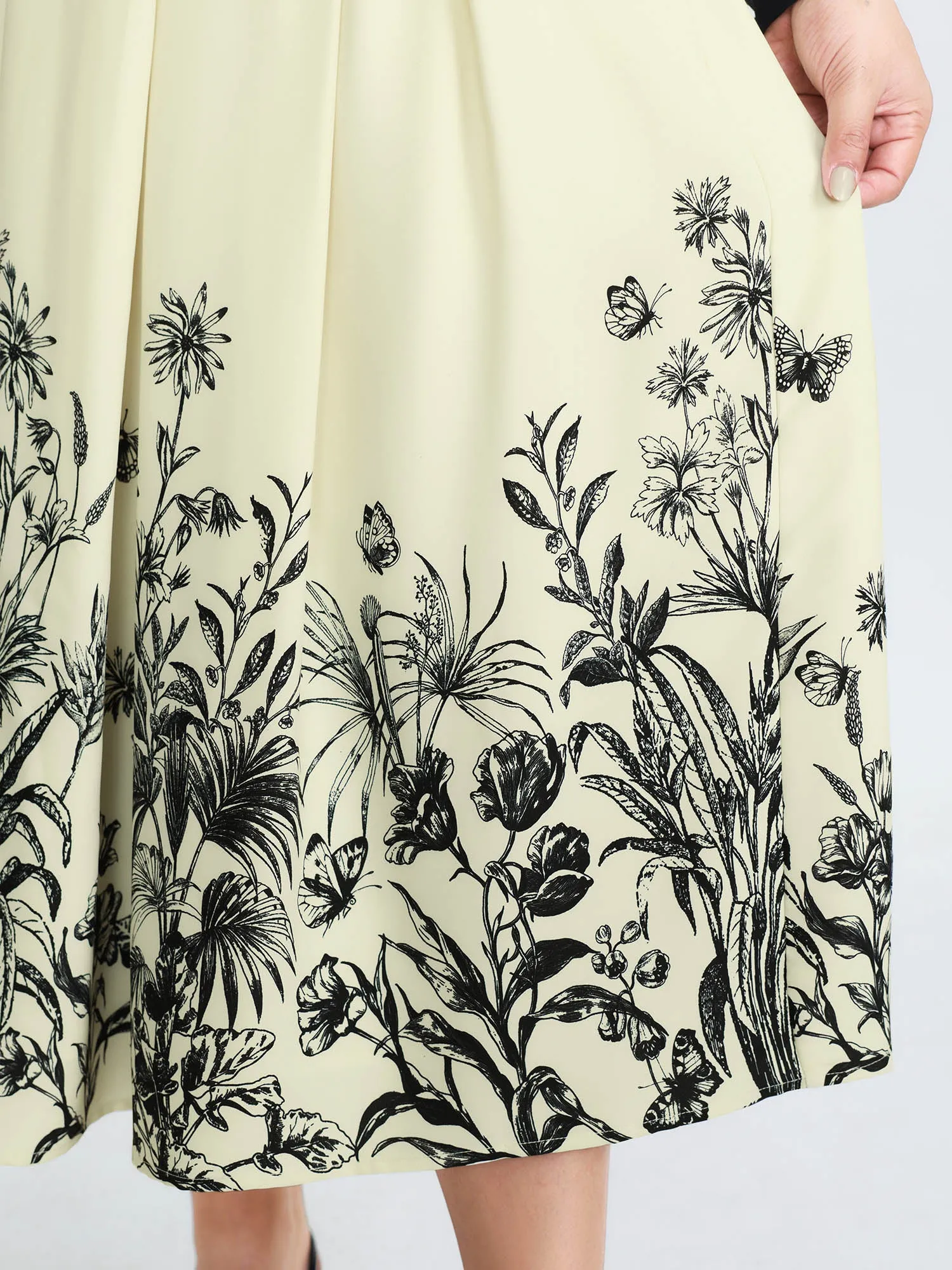 Floral Print Hem Pleated Maxi Skirt sold by Bloomchic product image thumbnail 5