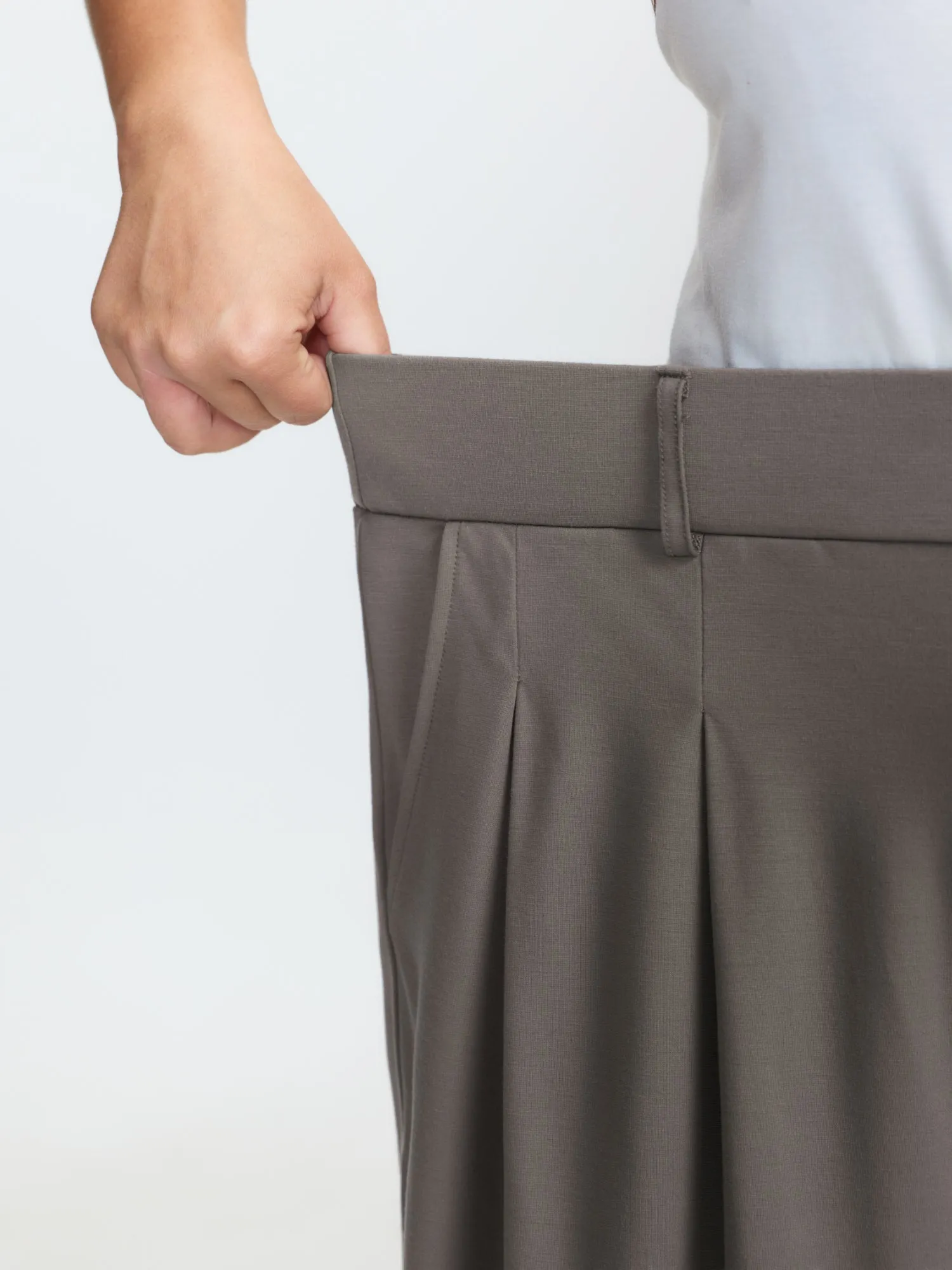 Supersoft Pleated Stretchy Pants sold by Bloomchic product image thumbnail 5