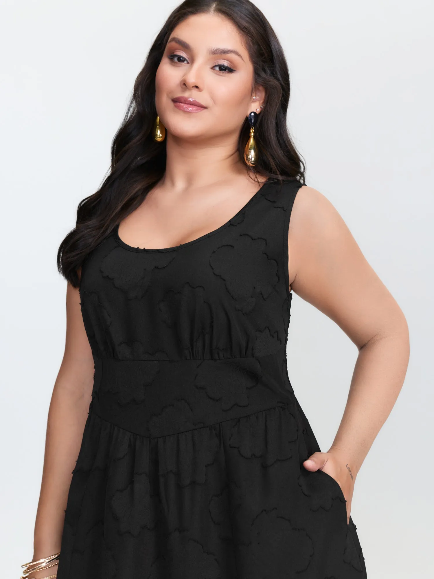 Jacquard Pockets Slit Shirred Back Midi Dress sold by Bloomchic product image thumbnail 2