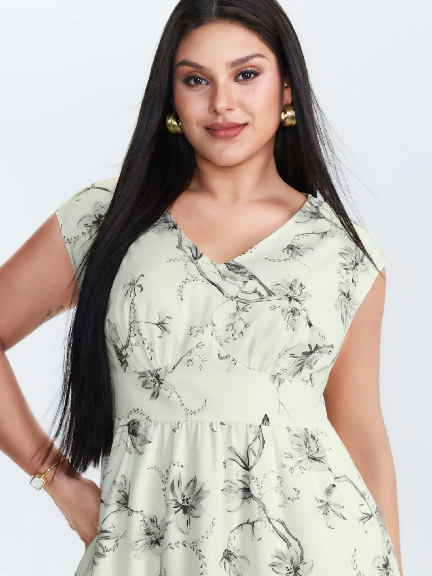 Floral Print Triangular Waist Midi Dress sold by Bloomchic product image thumbnail 2