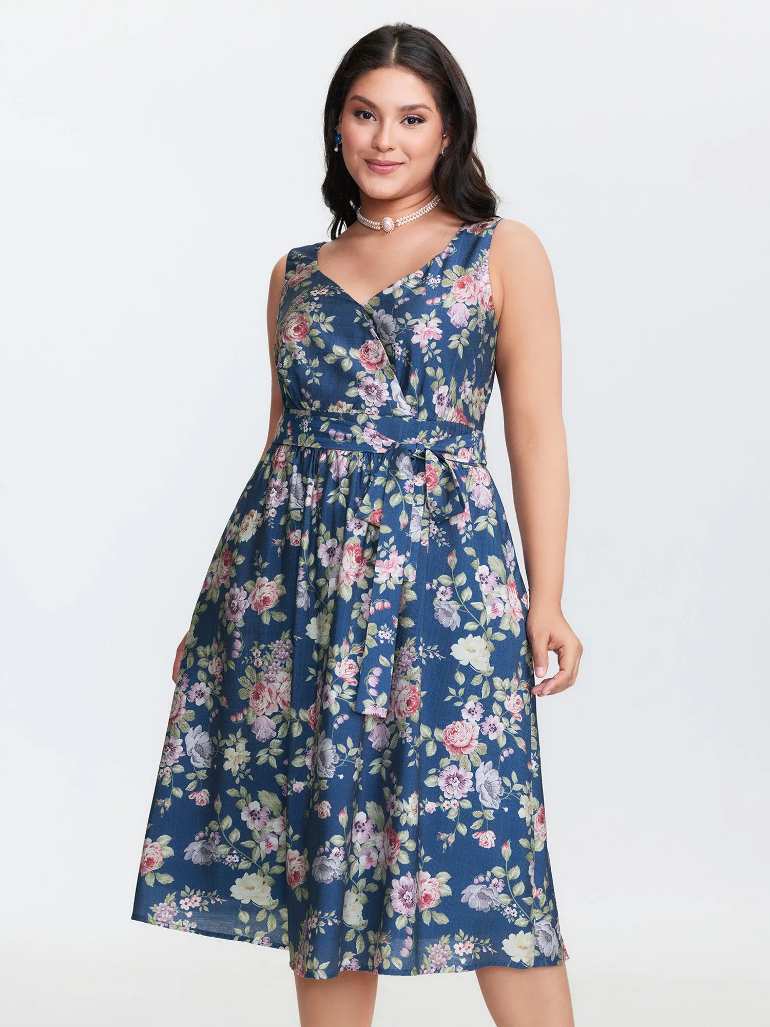 Retro Floral Print Back-Tie Midi Dress sold by Bloomchic