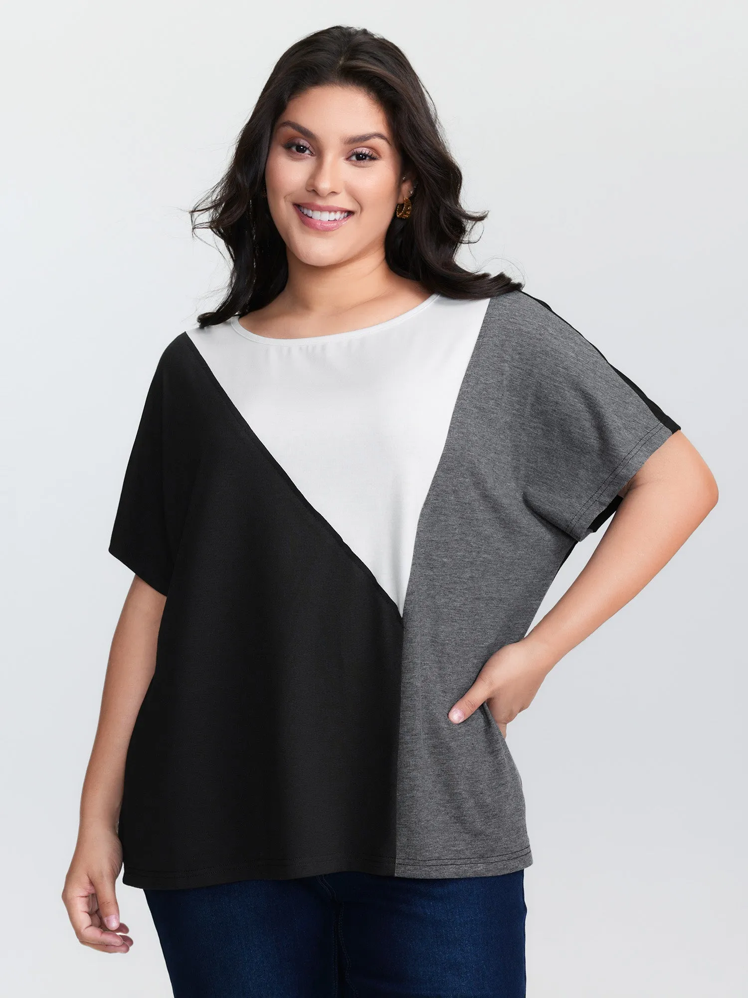 Supersoft Colorblock Round Neck T-Shirt sold by Bloomchic