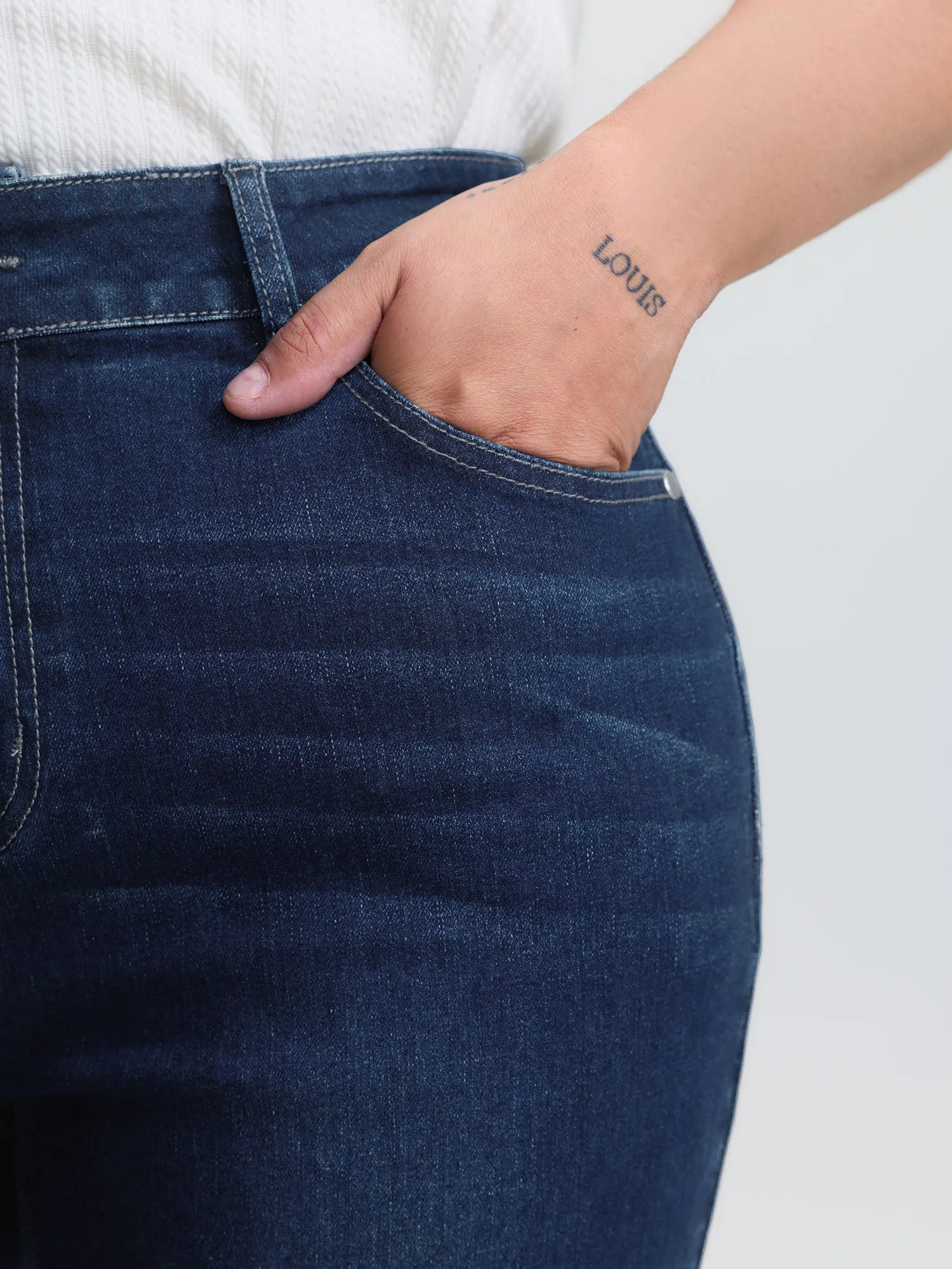 Stretchy Mid-Rise Flared Jeans sold by Bloomchic product image thumbnail 3