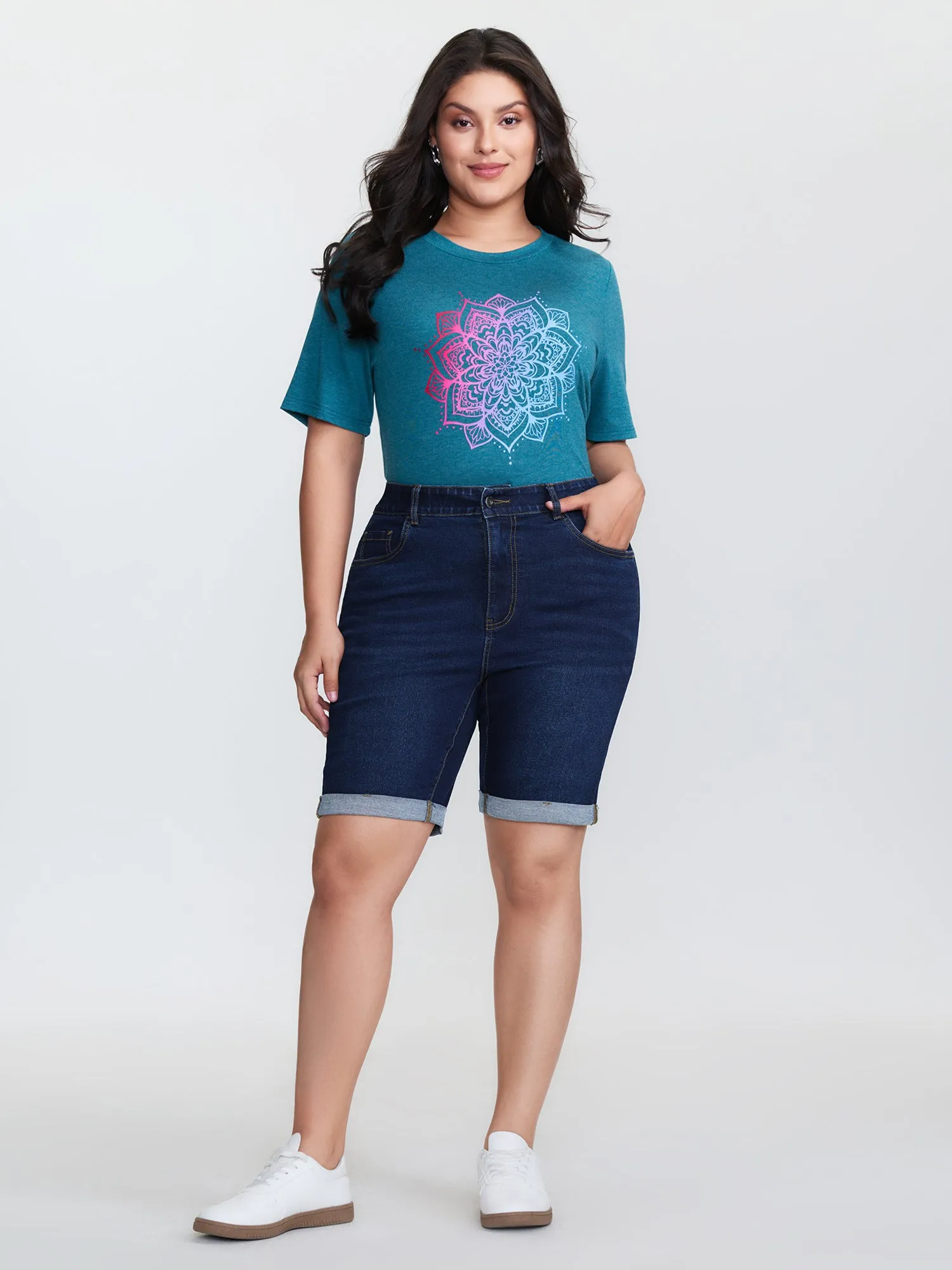 Stretchy Mid-Rise Skinny-Fit Denim Shorts sold by Bloomchic product image thumbnail 2